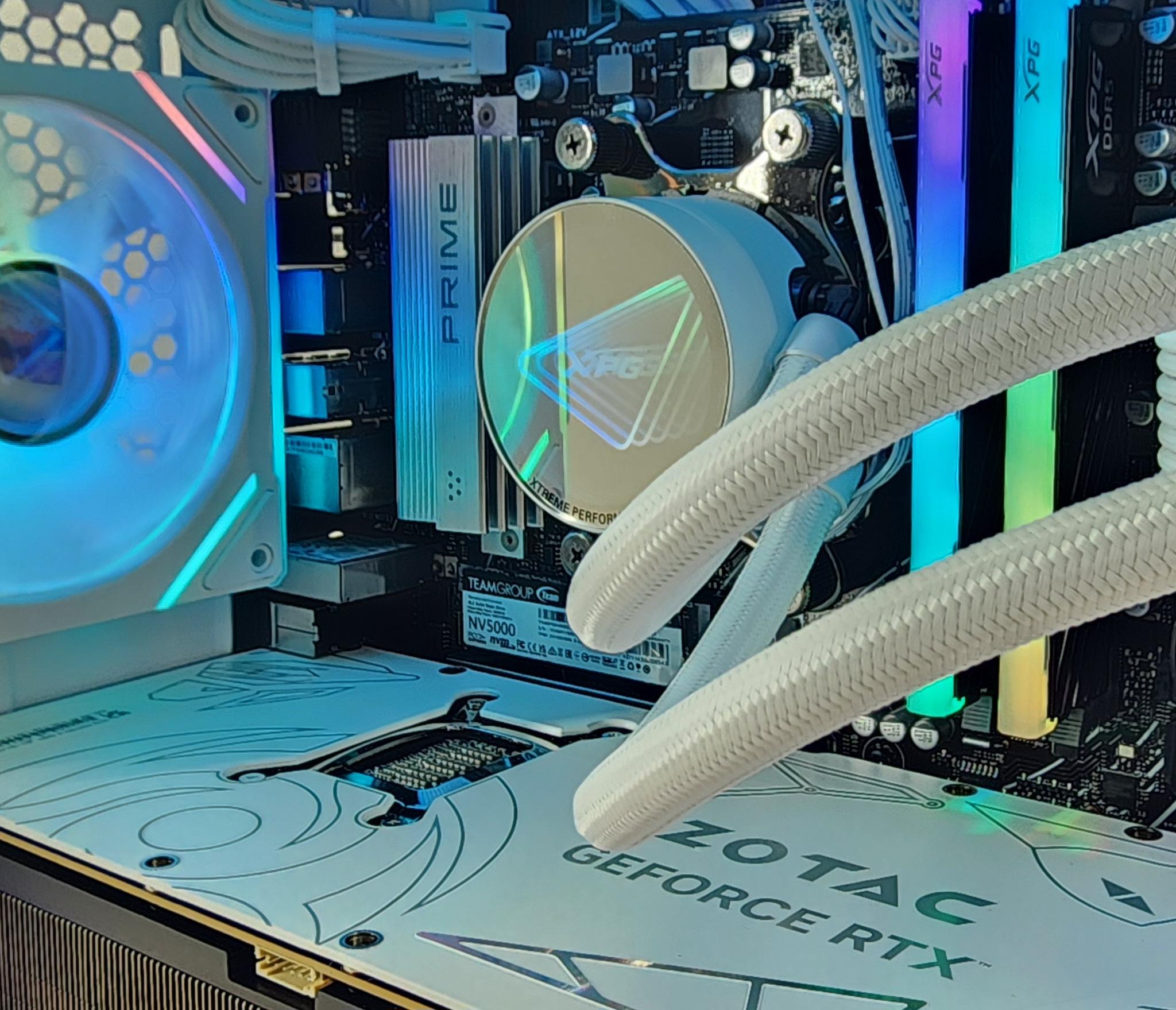 Gaming PC Ryzen 7 7800X3D 32GB RAM 2TB SSD RTX 5070 Ti 16GB Windows 11 Computer