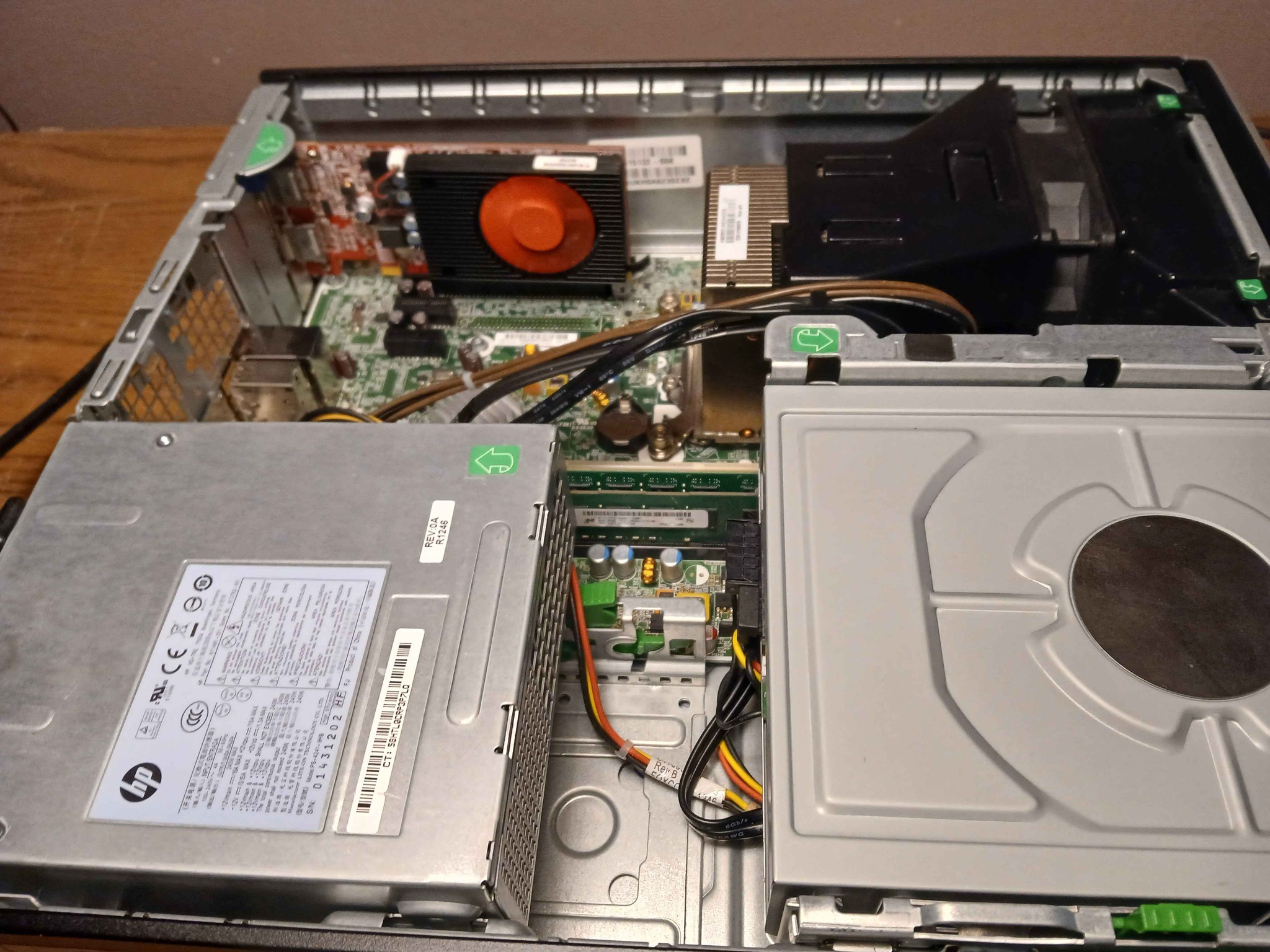Xeon e3-1240 | FirePro W2100 | 8gb 1600MHz | 240gb ssd