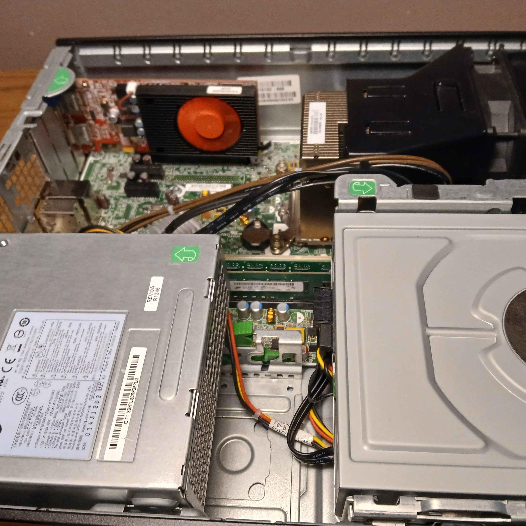Xeon e3-1240 | FirePro W2100 | 8gb 1600MHz | 240gb ssd