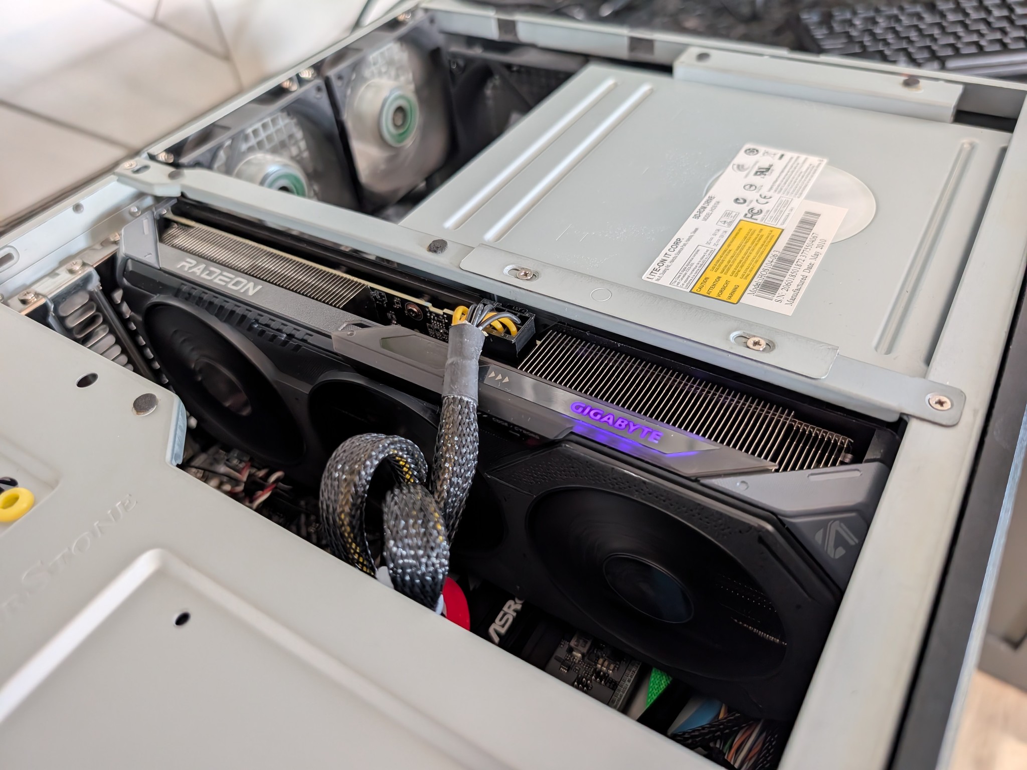 ⬛ "SLATE" - Living Room PC |4K Steam Machine | Console Killer | AM5 + RX 9060 XT 16GB🎮