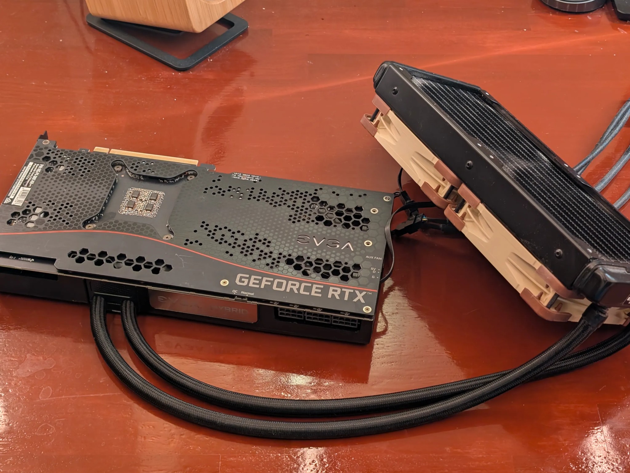 EVGA 3080 FTW3 Ultra Gaming w/ Hybrid kit installed + 2x Noctua NF-F12 PWM fans