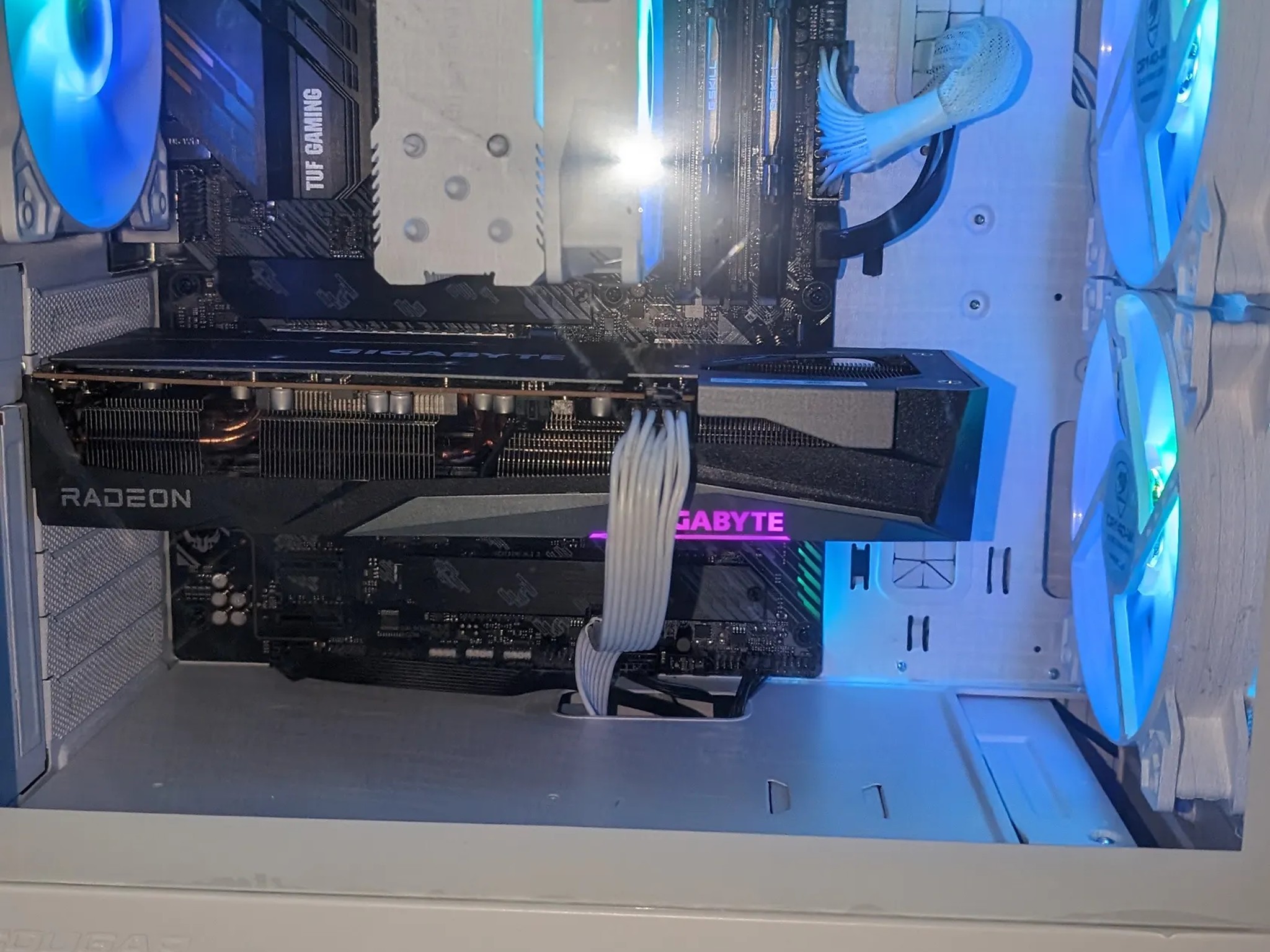 5600X3D|16GB|1TB NVME SSD|RX 7600 8GB