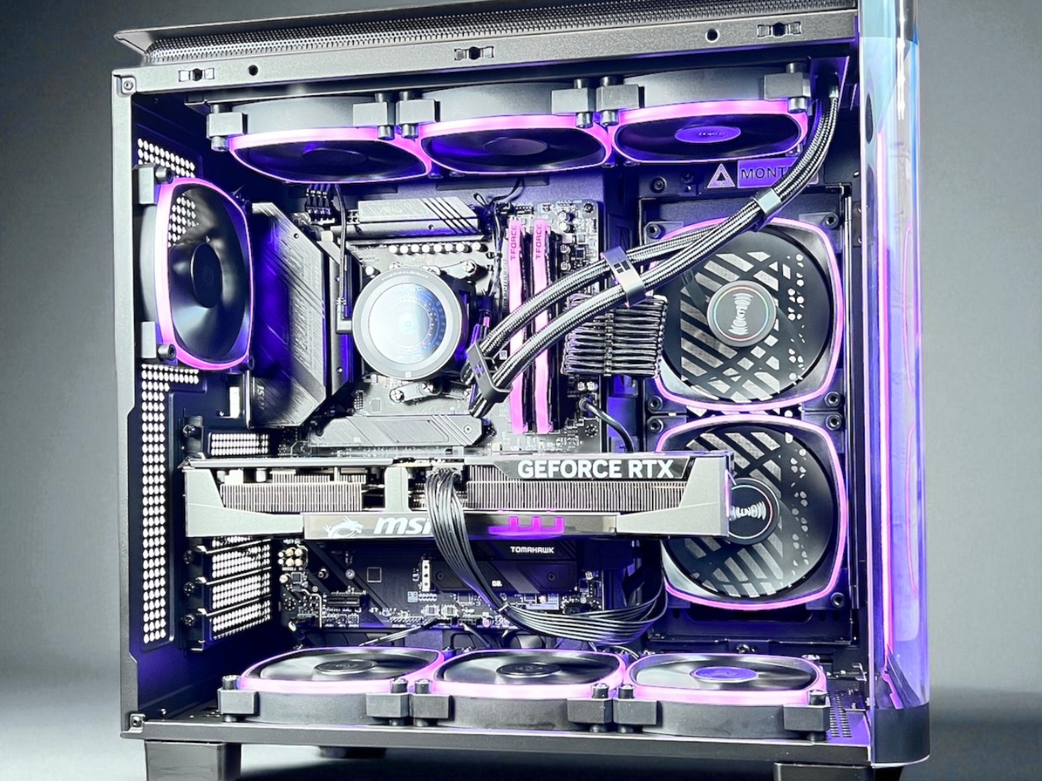 AMD Ryzen 7 7800X3D/RTX 5070 Ti 32GB DDR5 RAM 2TB M.2 Win 11 Pro