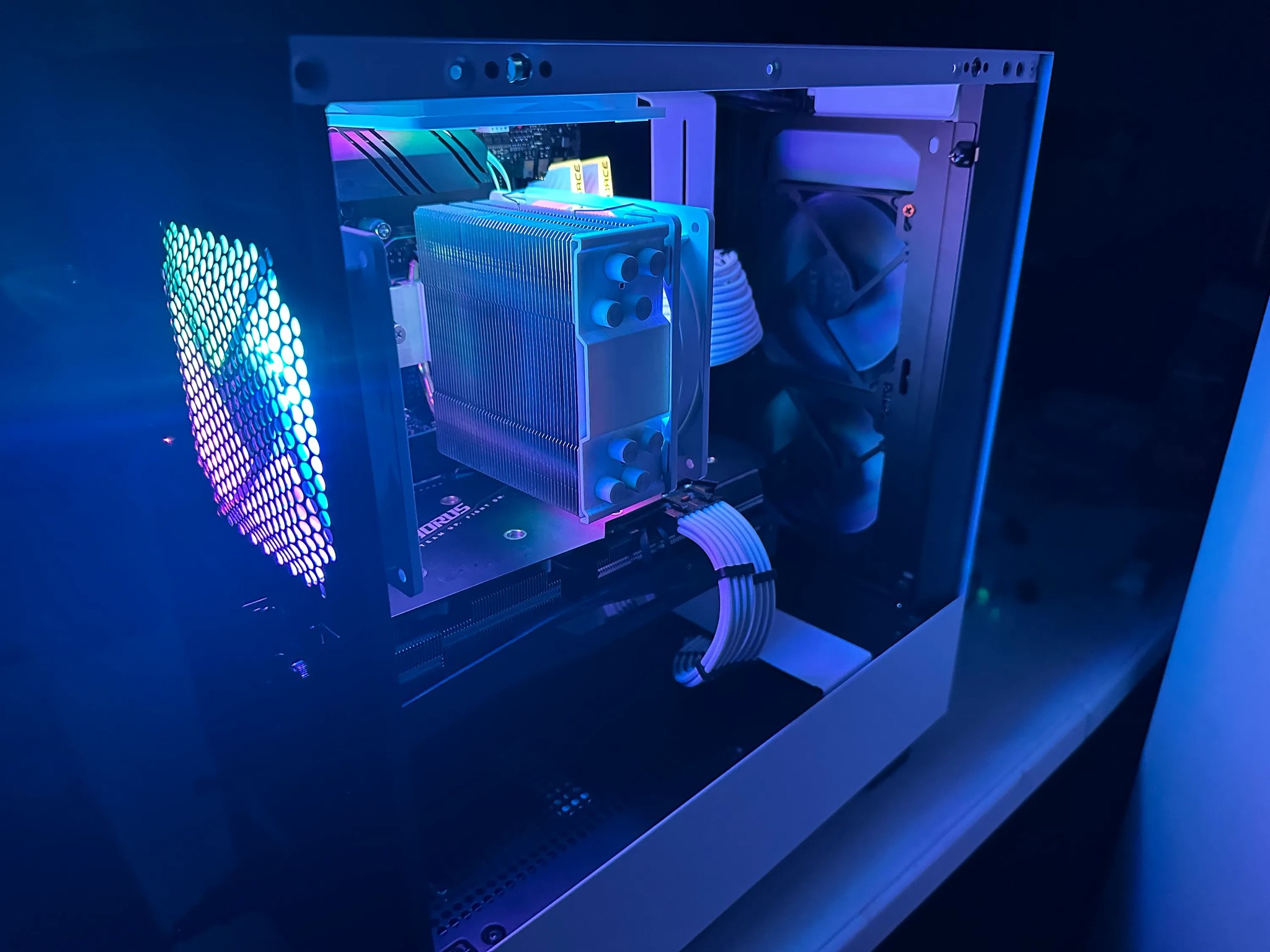 BUDGET Gaming PC (Ryzen 7 2700x, Aorus 5700xt, 16gb DDR4)