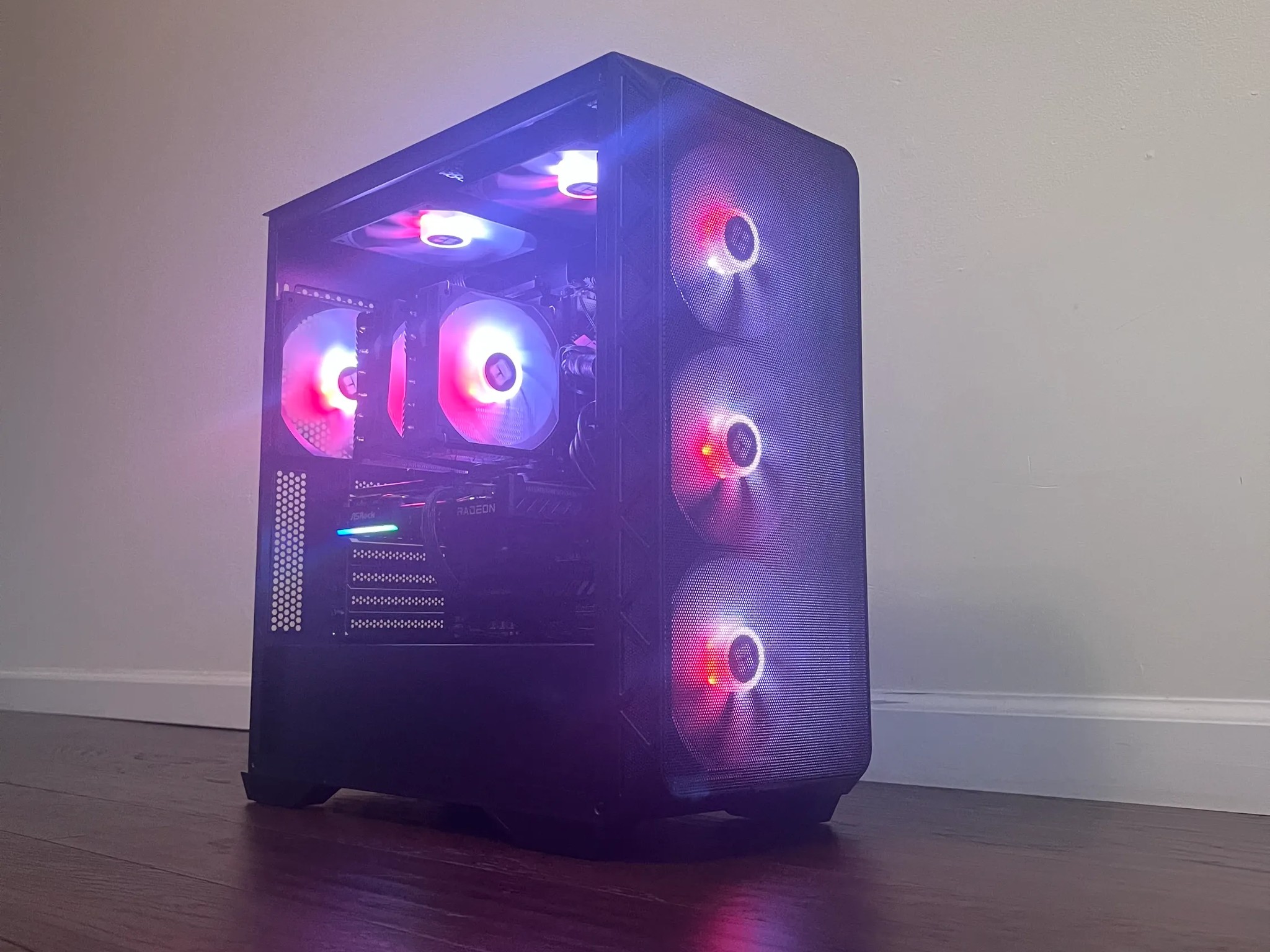 9060XT -16gb-SURROUND SOUND 7.1-Ryzen 7700X-32gb ram-2TB-WI-FI 7& Ethernet 2.5g FULLY ARG...