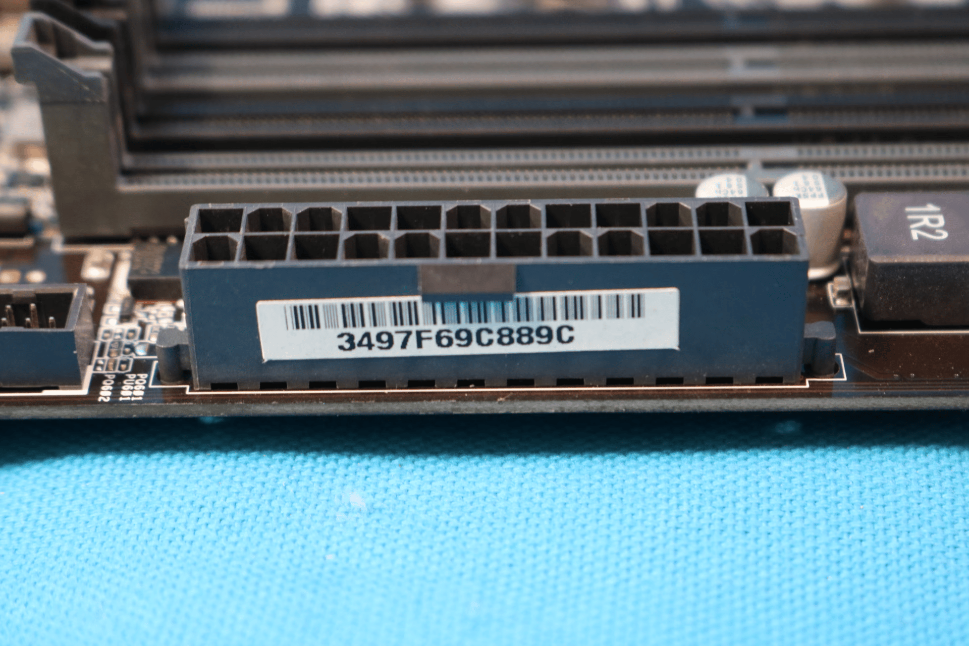 Asus H170-Pro REV. 1.04 Intel LGA1151/Socket H4 DDR4 ATX Desktop Motherboard & I/O Shield