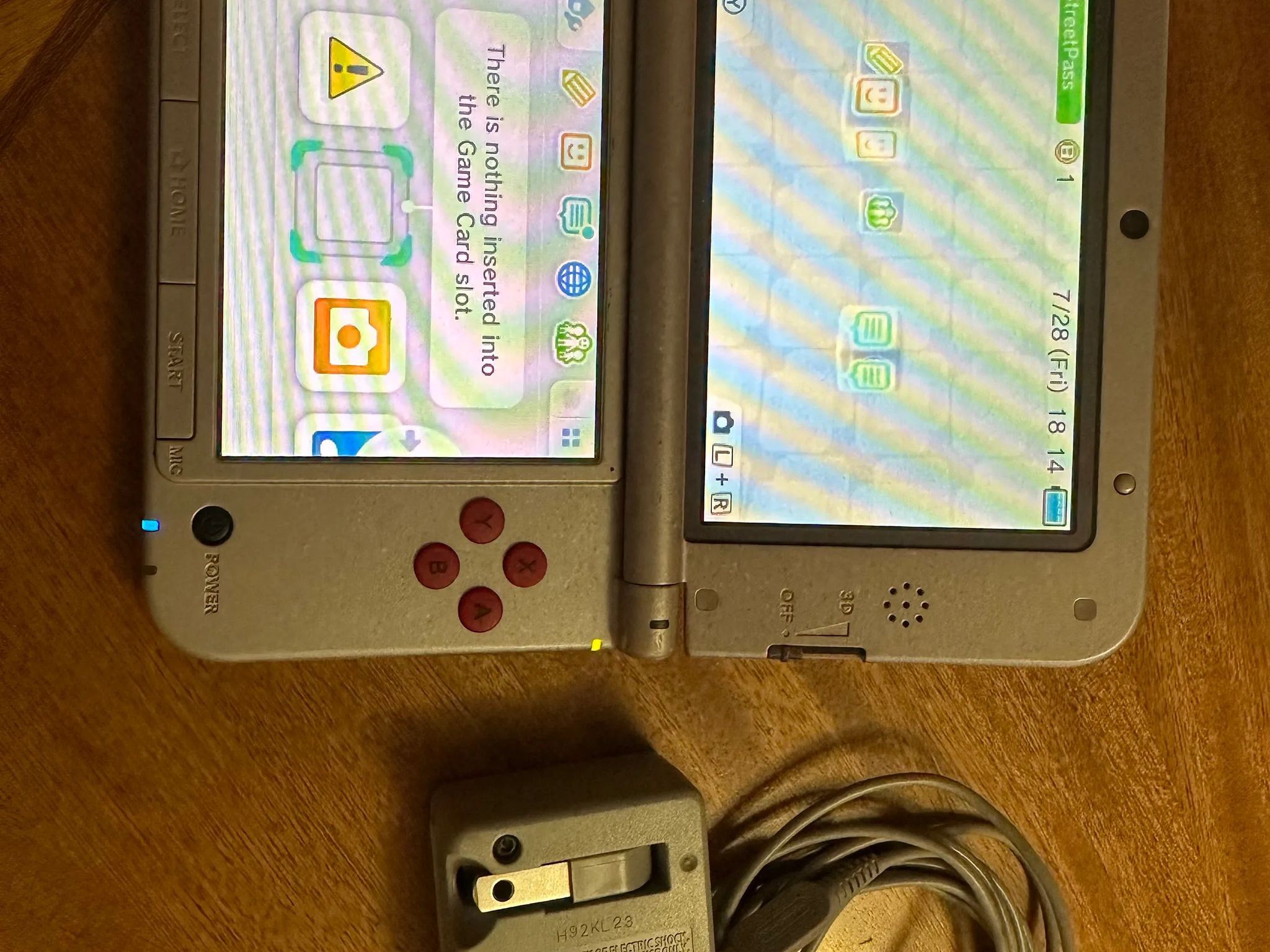 Nintendo 3DS XL Retro NES Edition