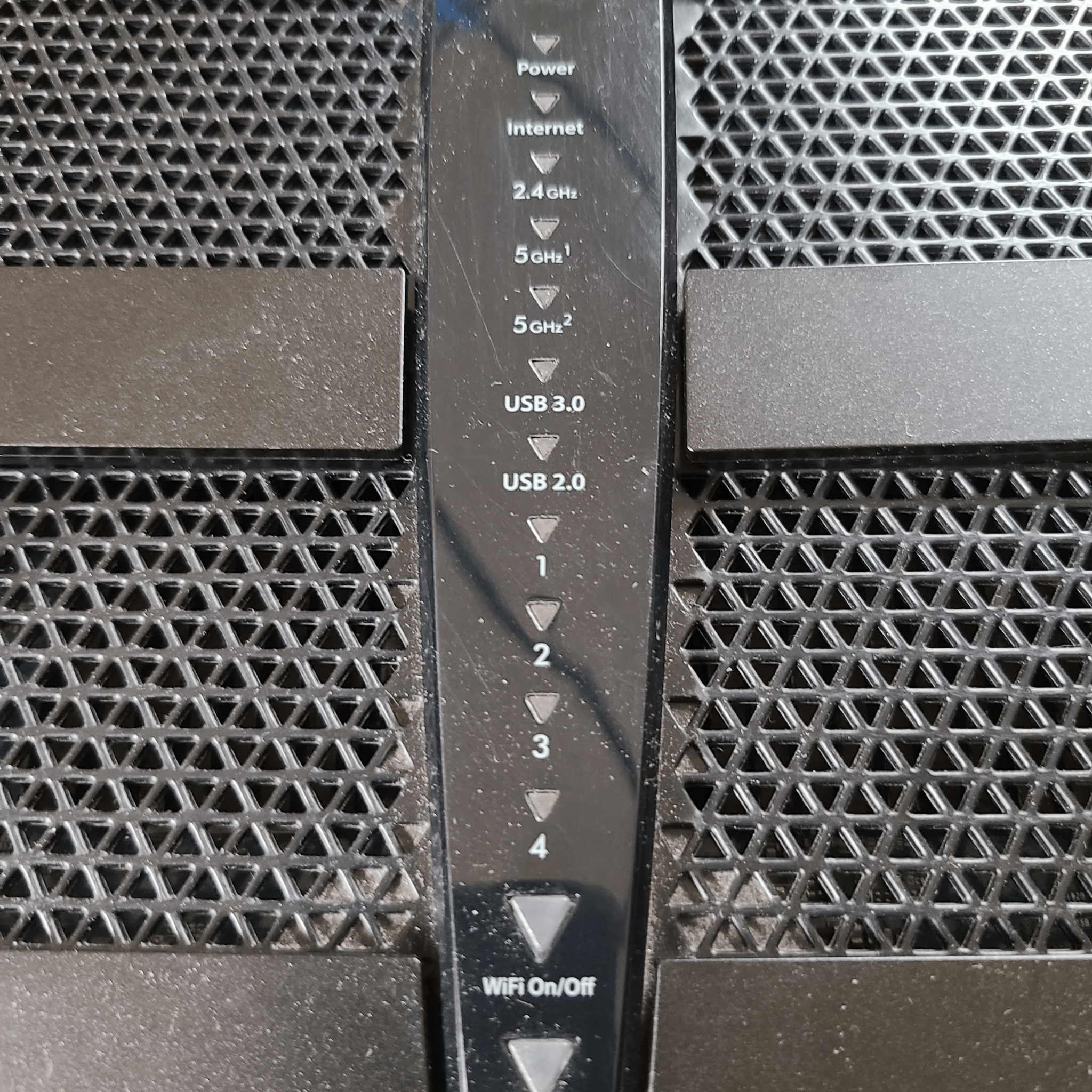 NETGEAR Nighthawk X6 AC3200 Tri-Band WiFi Router - R8000