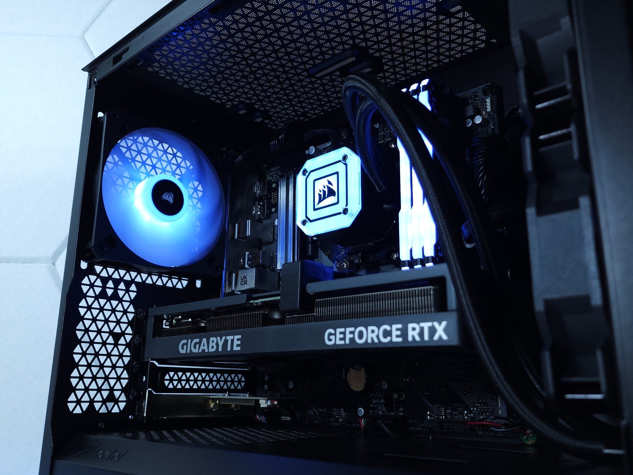 💙🖤RTX 4060Ti || Ryzen 7 5700X || 1TB NVMe || 24GB 3600MHz DDR4 || 1080p Gaming PC