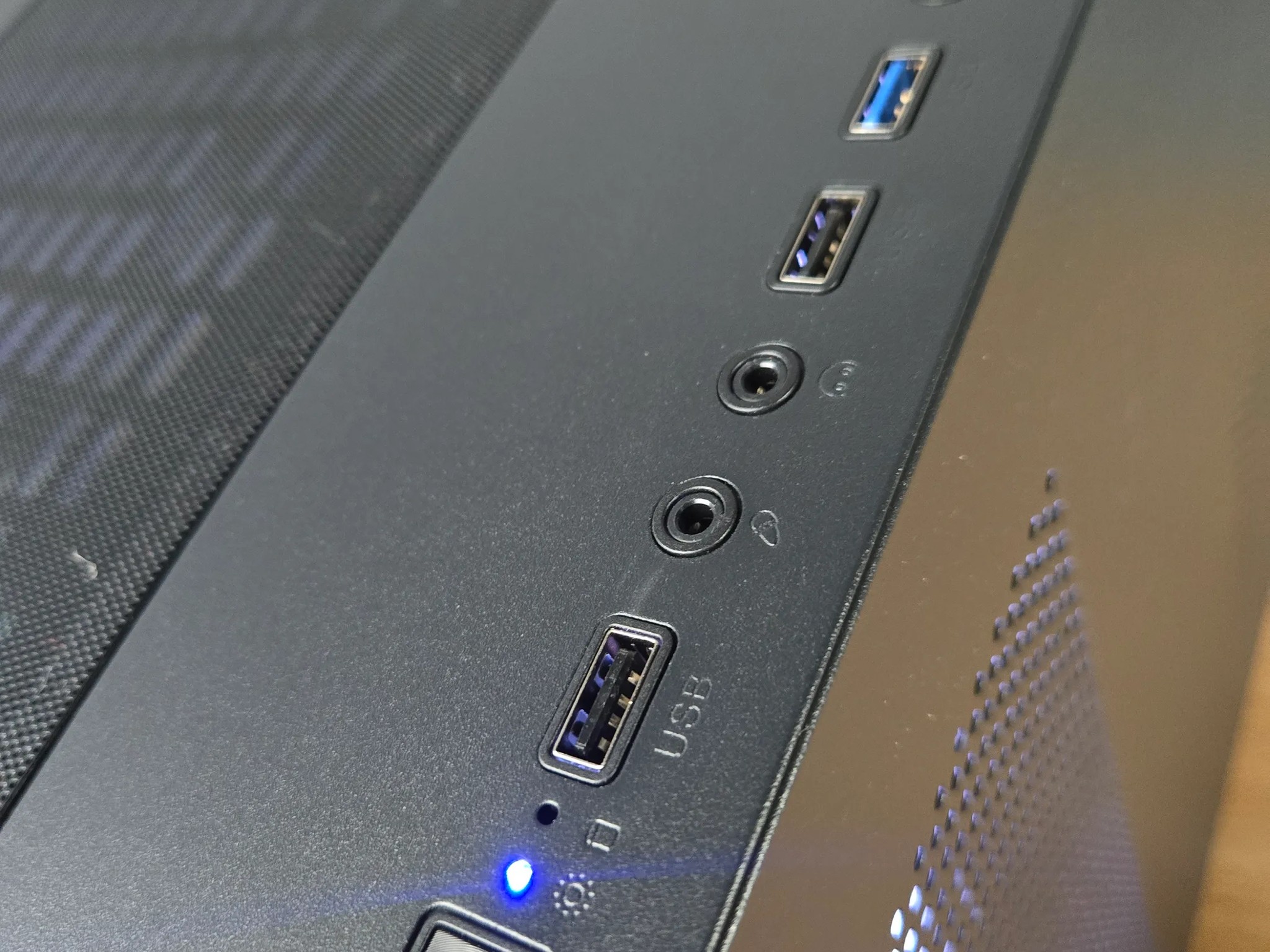 RTX 4060 + Ryzen 5 7500F, DDR5 Prebuilt Gaming PC