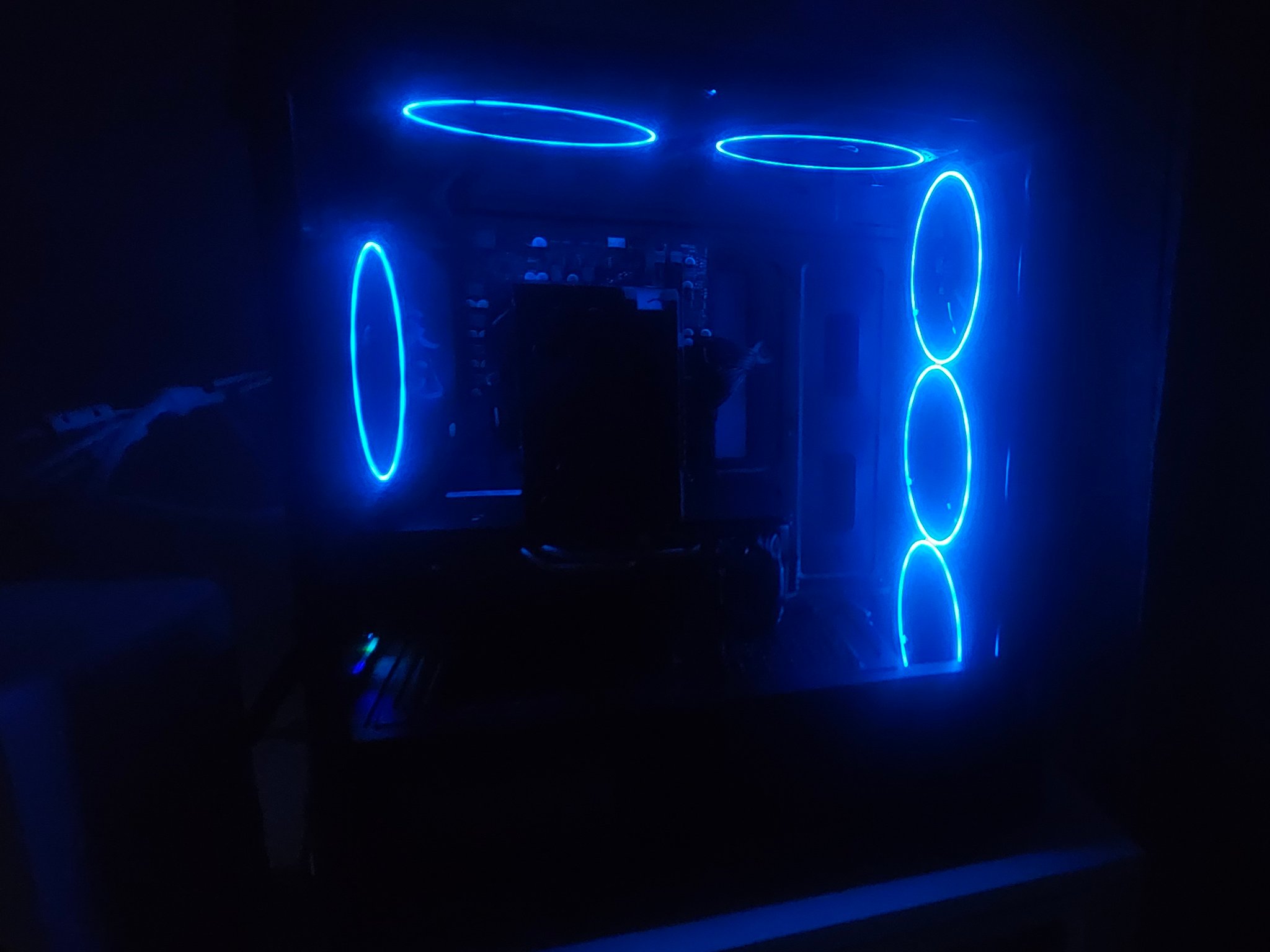 Stealth Knight Ryzen 5500 and RX 5700XT