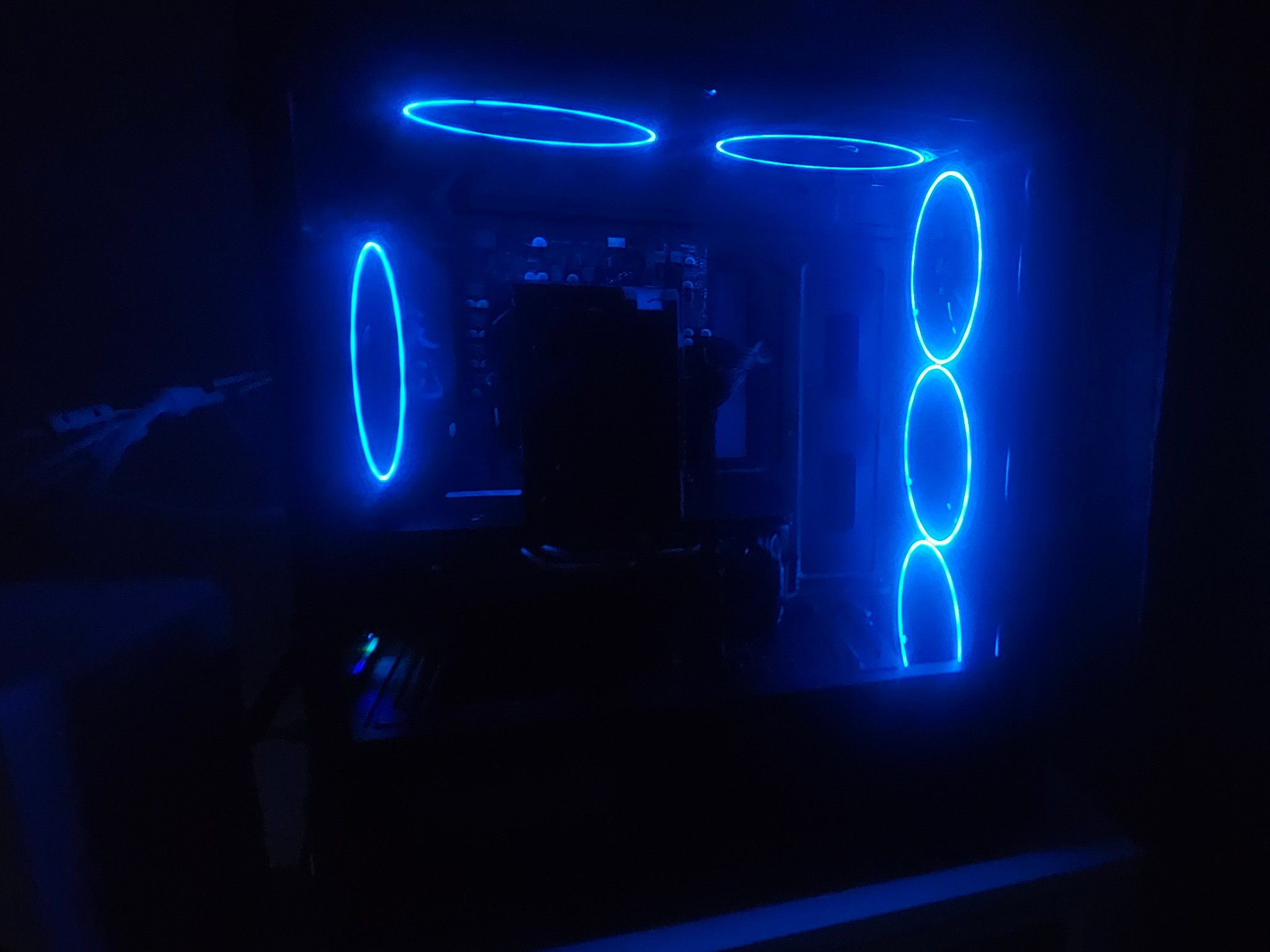 Stealth Knight Ryzen 5500 and RX 5700XT
