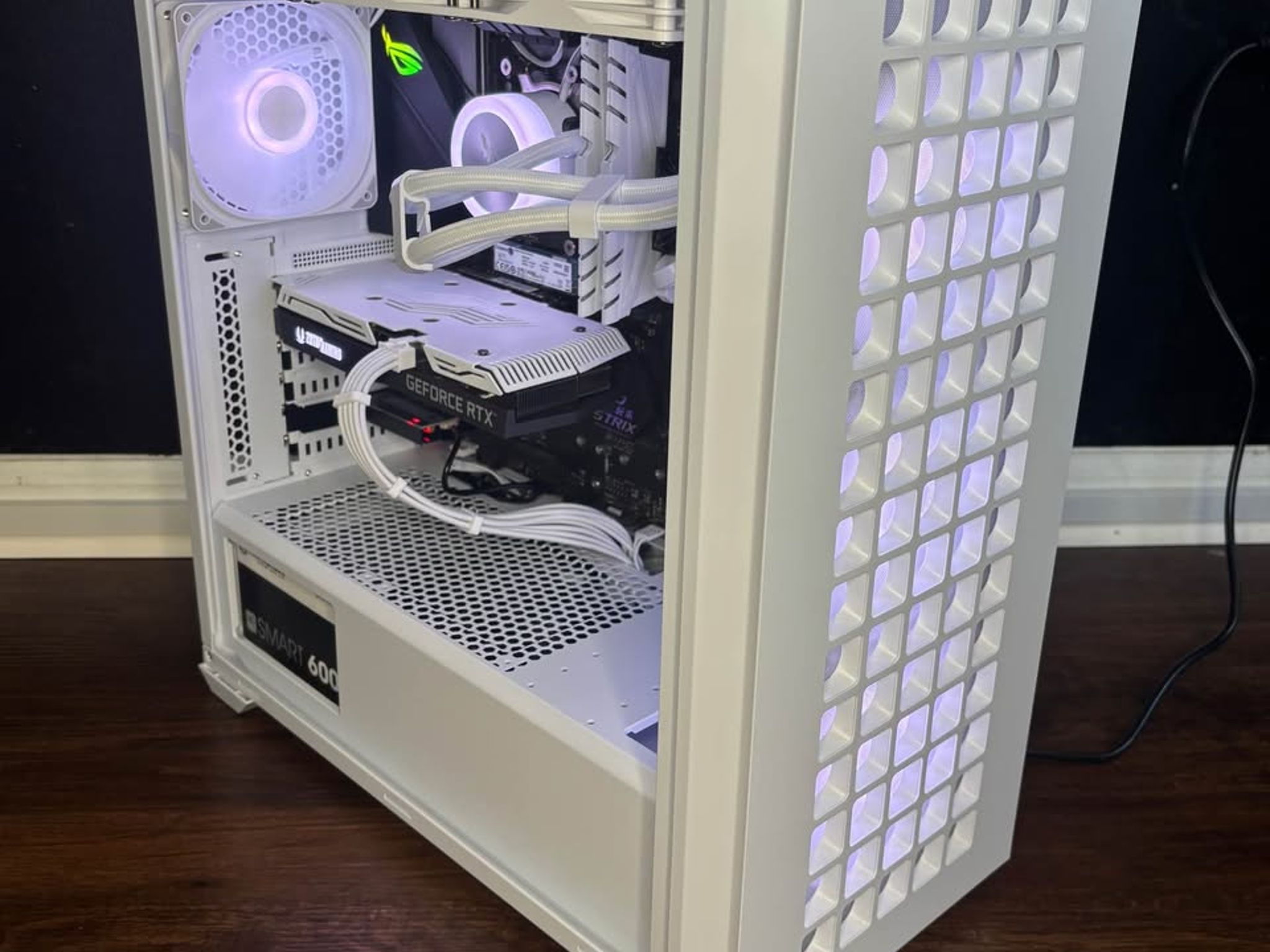White Gaming PC (RTX 3060 Ti 8GB + AMD Ryzen 5 5600G)