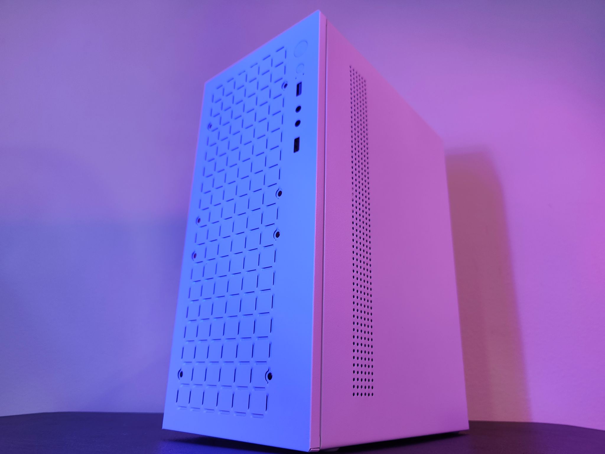 Custom Xeon 10C 20T 16GB RAM AMD FIREPRO 4GB S7000 120GB SSD Windows 10 500GB STORAGE HDD PC