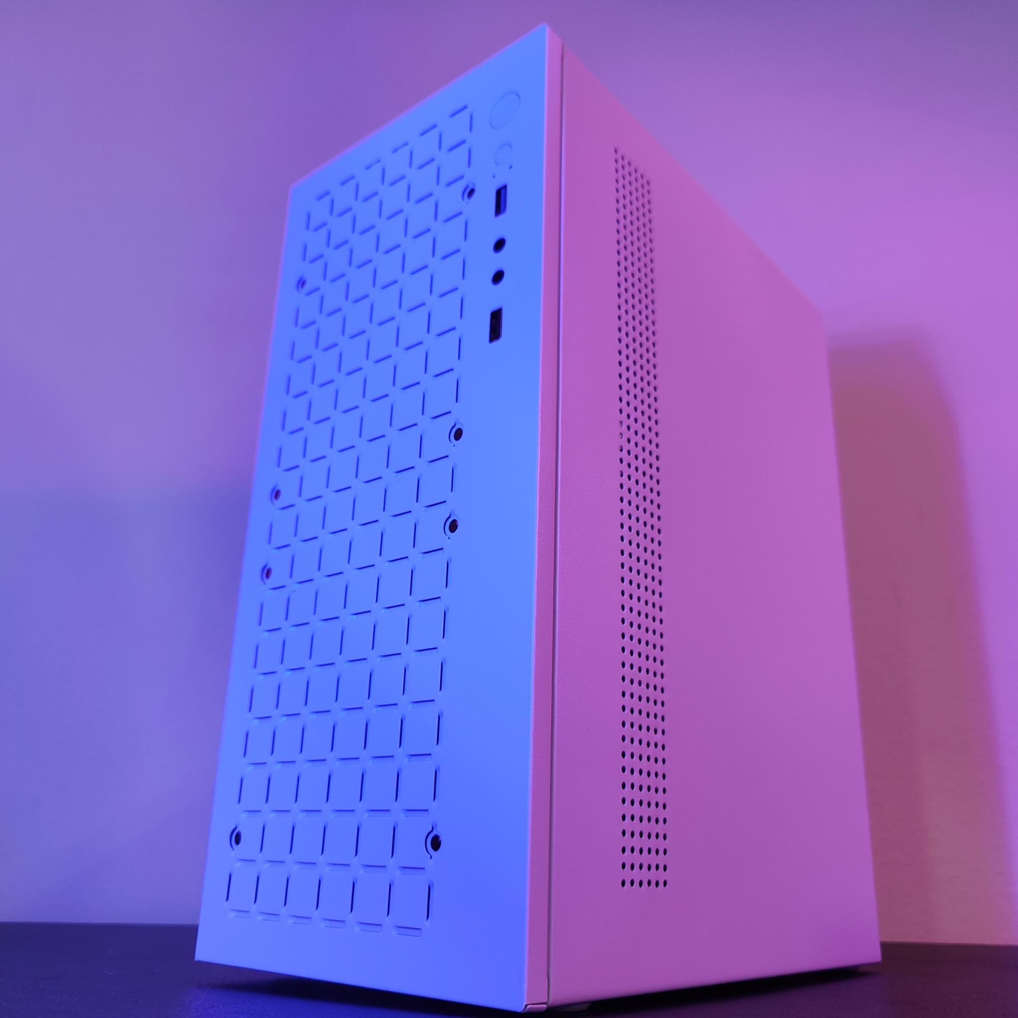 Custom Xeon 10C 20T 8GB RAM AMD FIREPRO S7000 Nobara Linux Gaming PC
