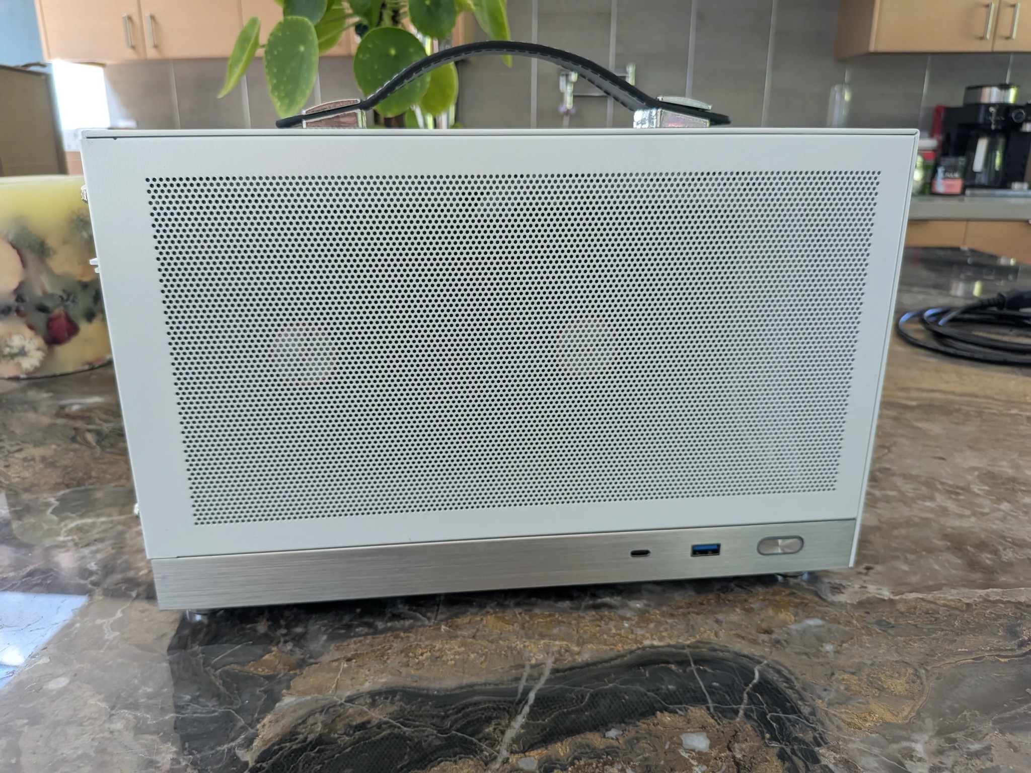 1440p Traveler - RX 9060 XT 16GB, Core i5 13400F, 32 GB DDR5, 2 TB Gen 4 NVME, RGB