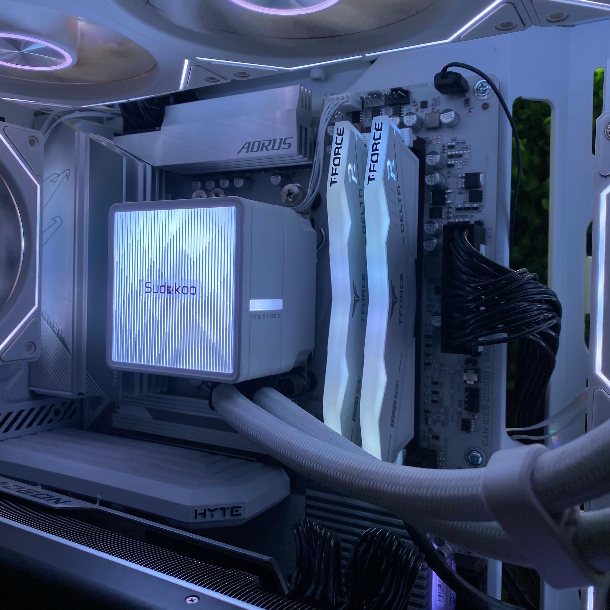 🎋🐼White Panda PC 🎋🐼 | Ryzen 9 9700X + RX 7800 XT + 32GB DDR5 | 4k/1440p |