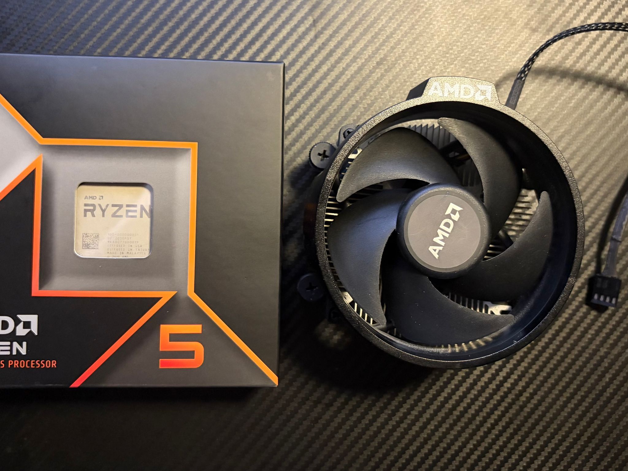 RX 580, R5 3600, 16gb DDR4, 550w PSU, A320, WiFi adapter, heat sink bundle.