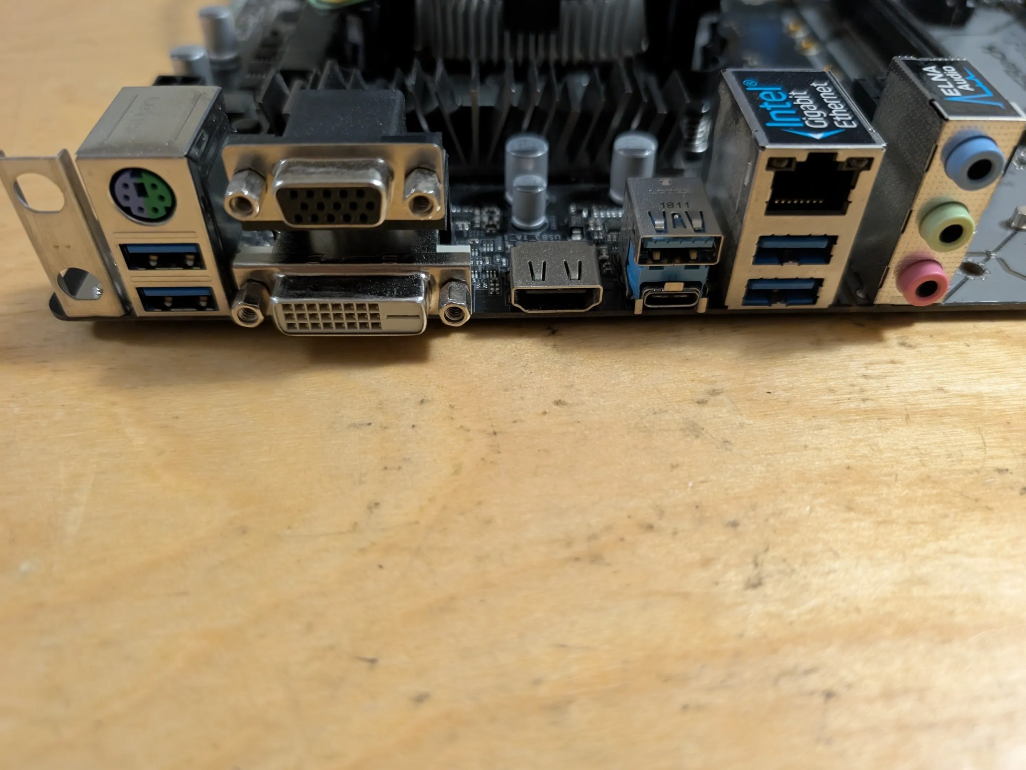 Intel Core i5 8400 + AsRock Z370 Pro4 + cpu cooler