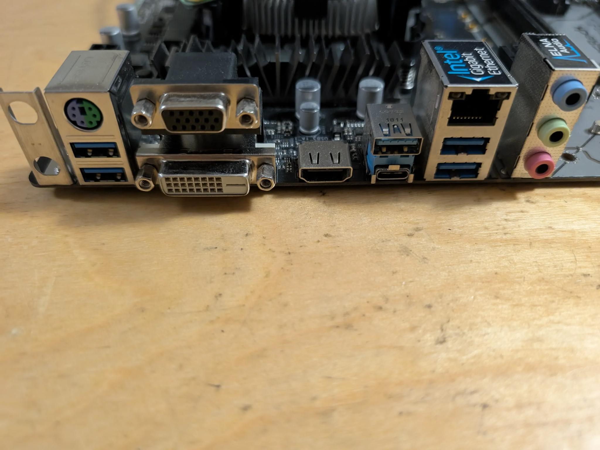 Intel Core i5 8400 + AsRock Z370 Pro4 + cpu cooler