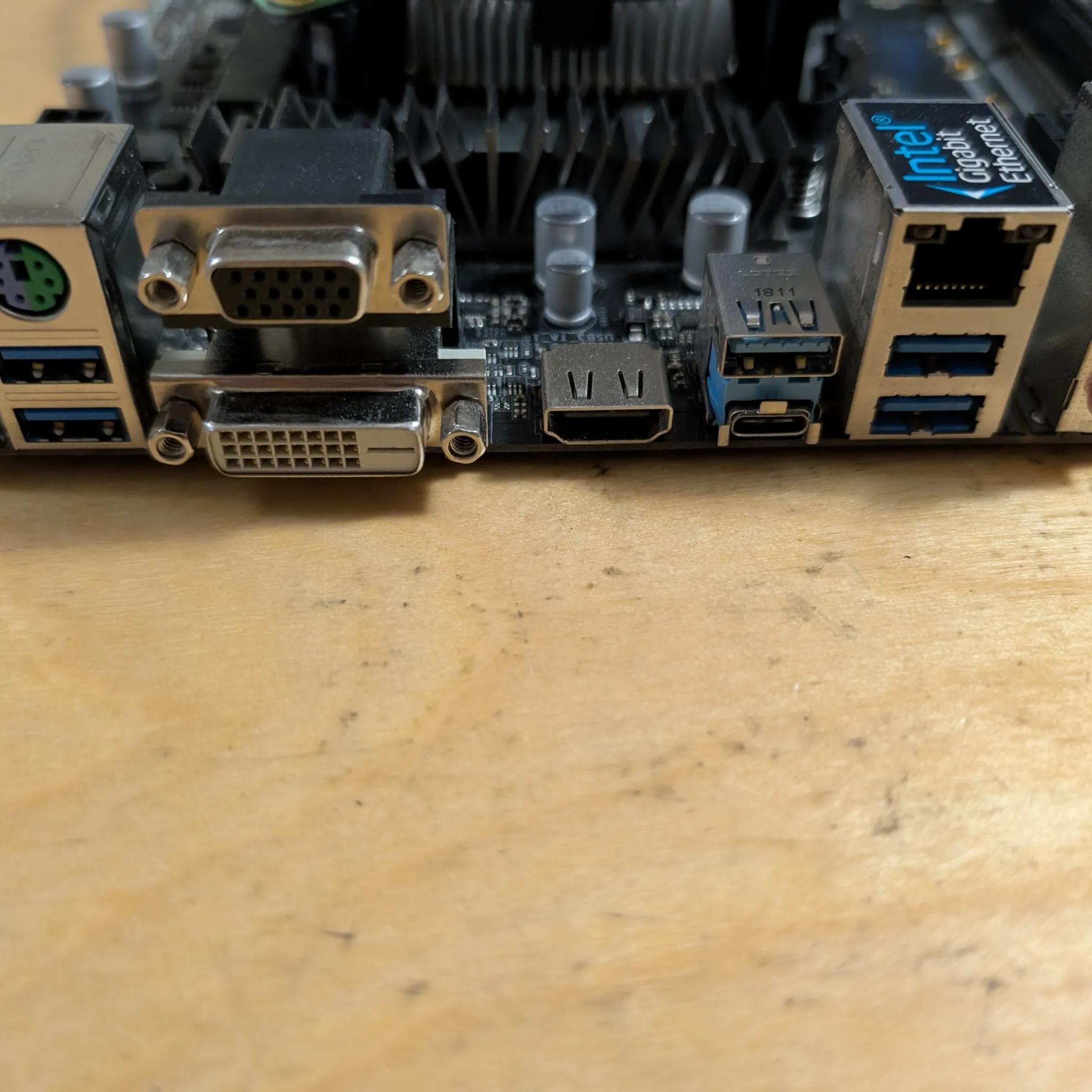 Intel Core i5 8400 + AsRock Z370 Pro4 + cpu cooler