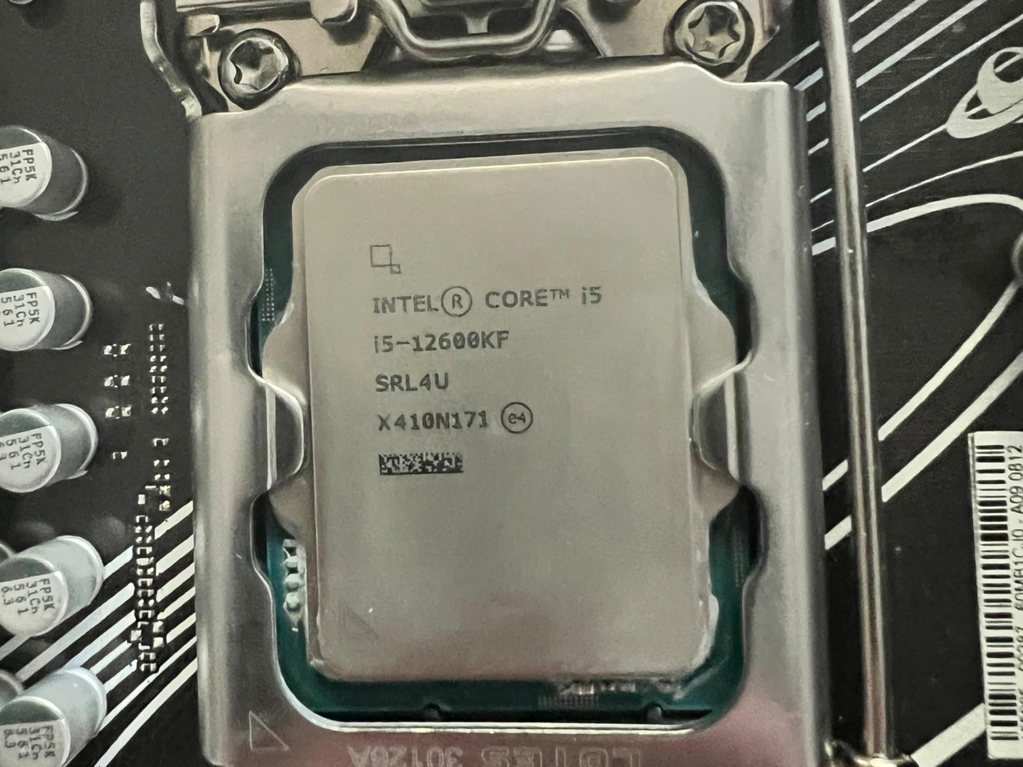 ASUS Z790-P | Intel Core i5-12600KF | 32GB DDR5