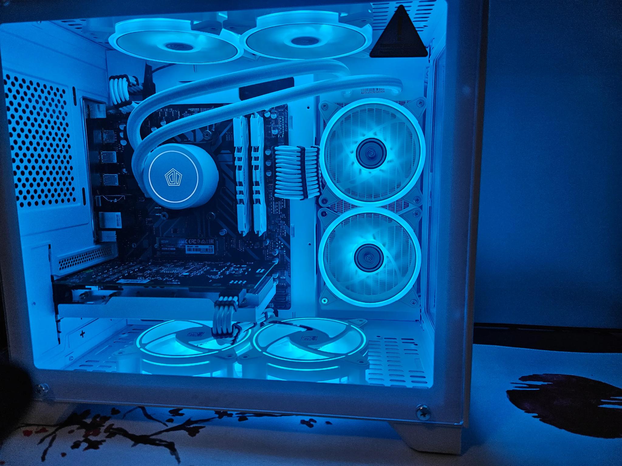 Liquid Cooled Frosty Gaming Rig Ryzen 5 / 32GB / 2TB / RX6600