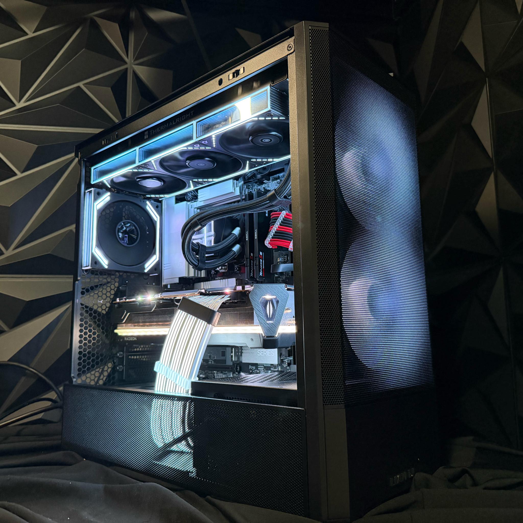 🩸🔥 BLOOD PRISM 79 🔥🩸Ryzen 9 7900X| 7900XTX 24 GB| 64 GB DDR5| 4 TB NVMe| 850W PSU