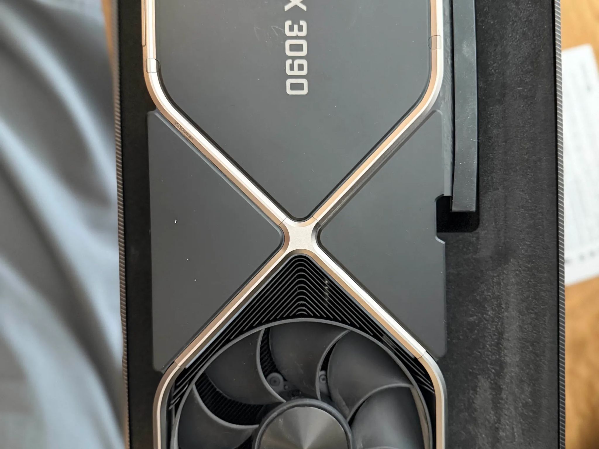NVIDIA RTX 3090 Founders Edition – Excellent Condition | Original Packaging & Accessories