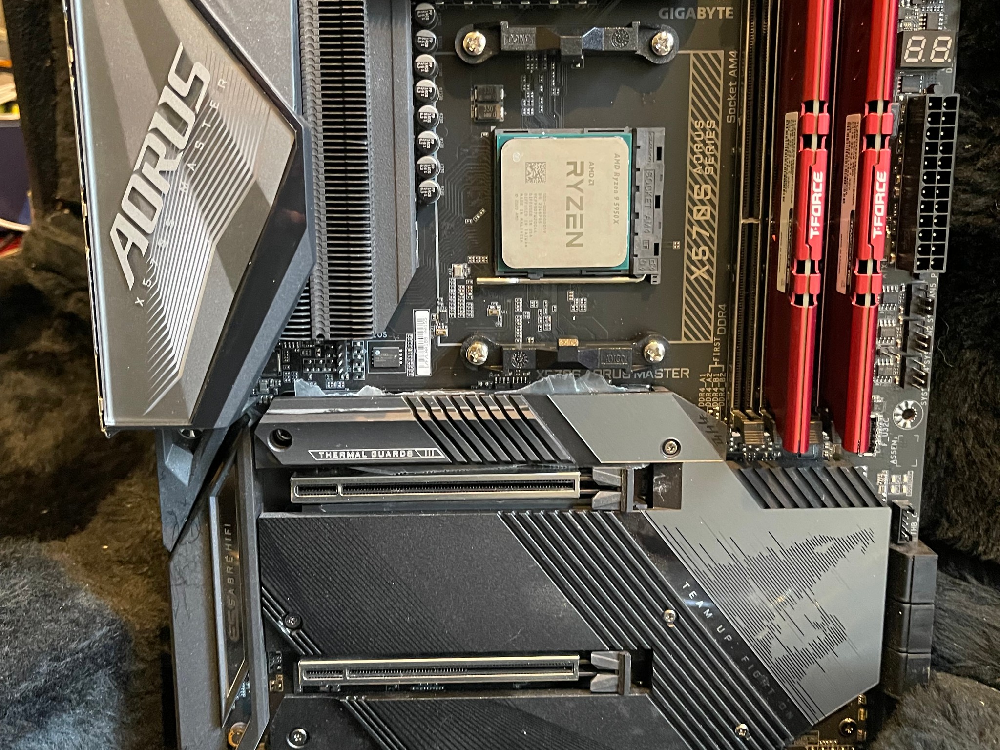 Gigabyte Aorus Master X570S / Ryzen 9 5950X / Team Group T-Force Vulcan Z 64gb (2-32gb) DDR4 3600
