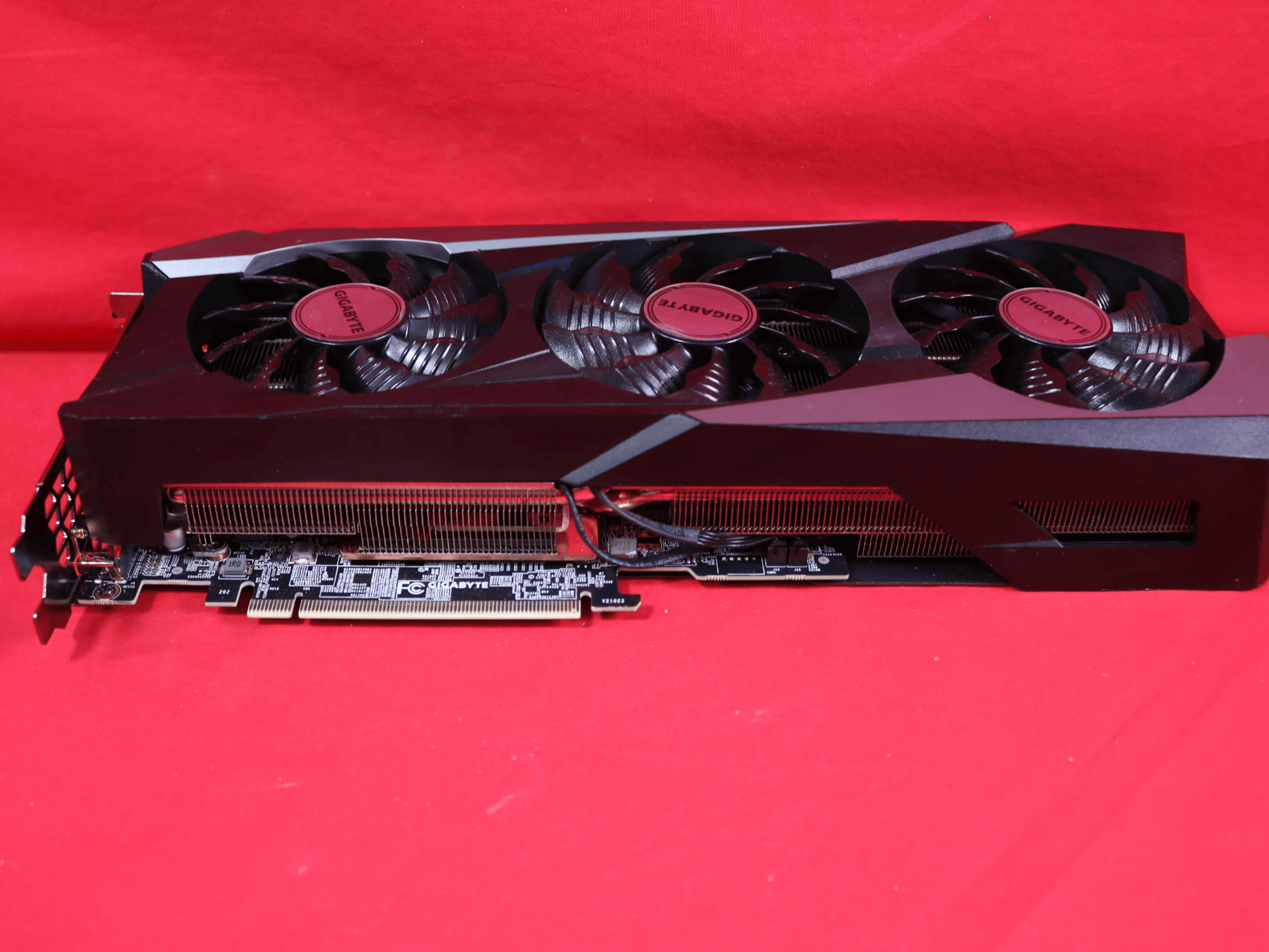 *AS IS/FOR REPAIR* Gigabyte GeForce RTX 3070 Ti Gaming OC 8GB GDDR6X PCIe 4.0 x16 Desktop GPU