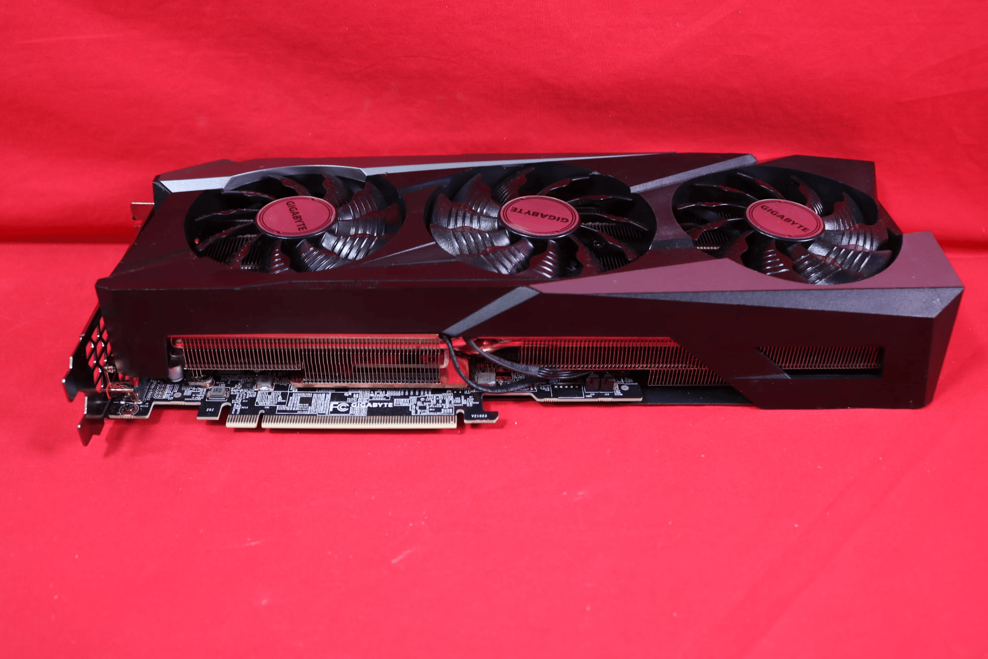 *AS IS/FOR REPAIR* Gigabyte GeForce RTX 3070 Ti Gaming OC 8GB GDDR6X PCIe 4.0 x16 Desktop GPU