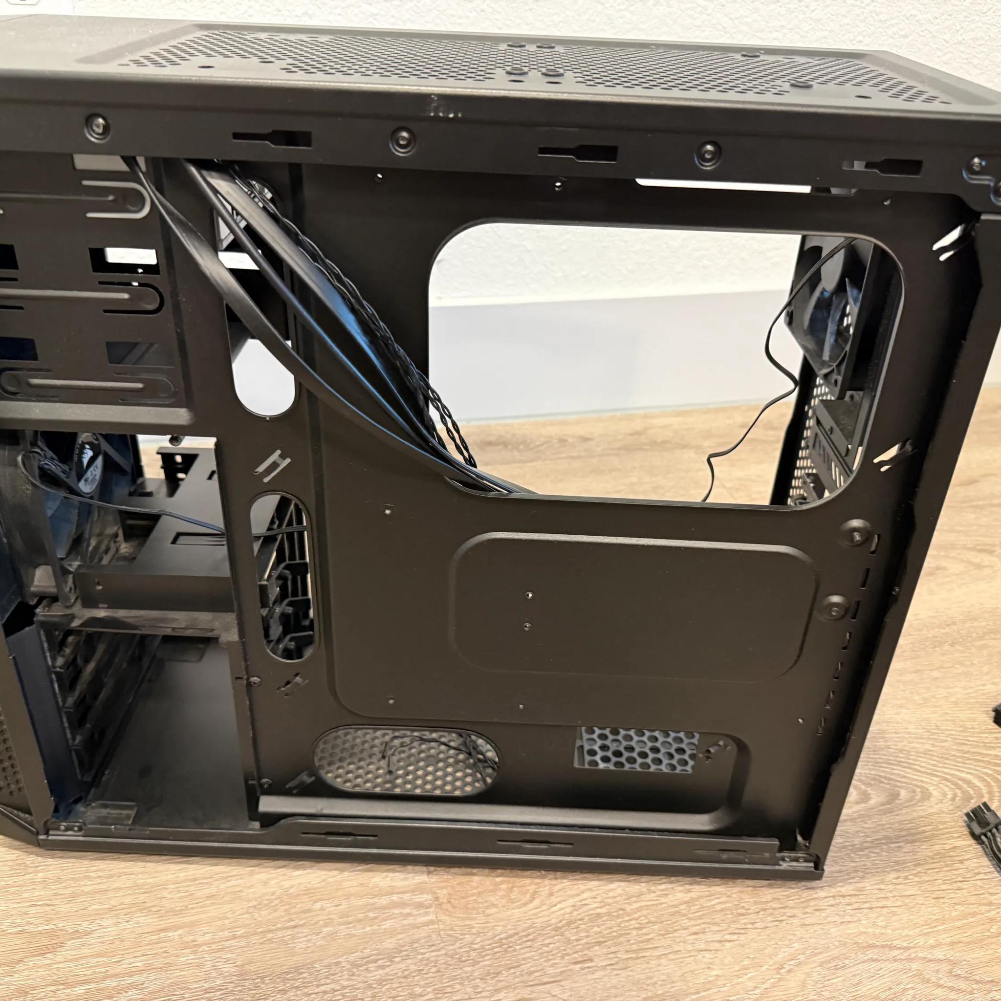 Corsair Carbide Series 200R ATX Mid Tower; Original Case Fans; Asus DRW-24B1ST/BLK/B/AS DVD/CD