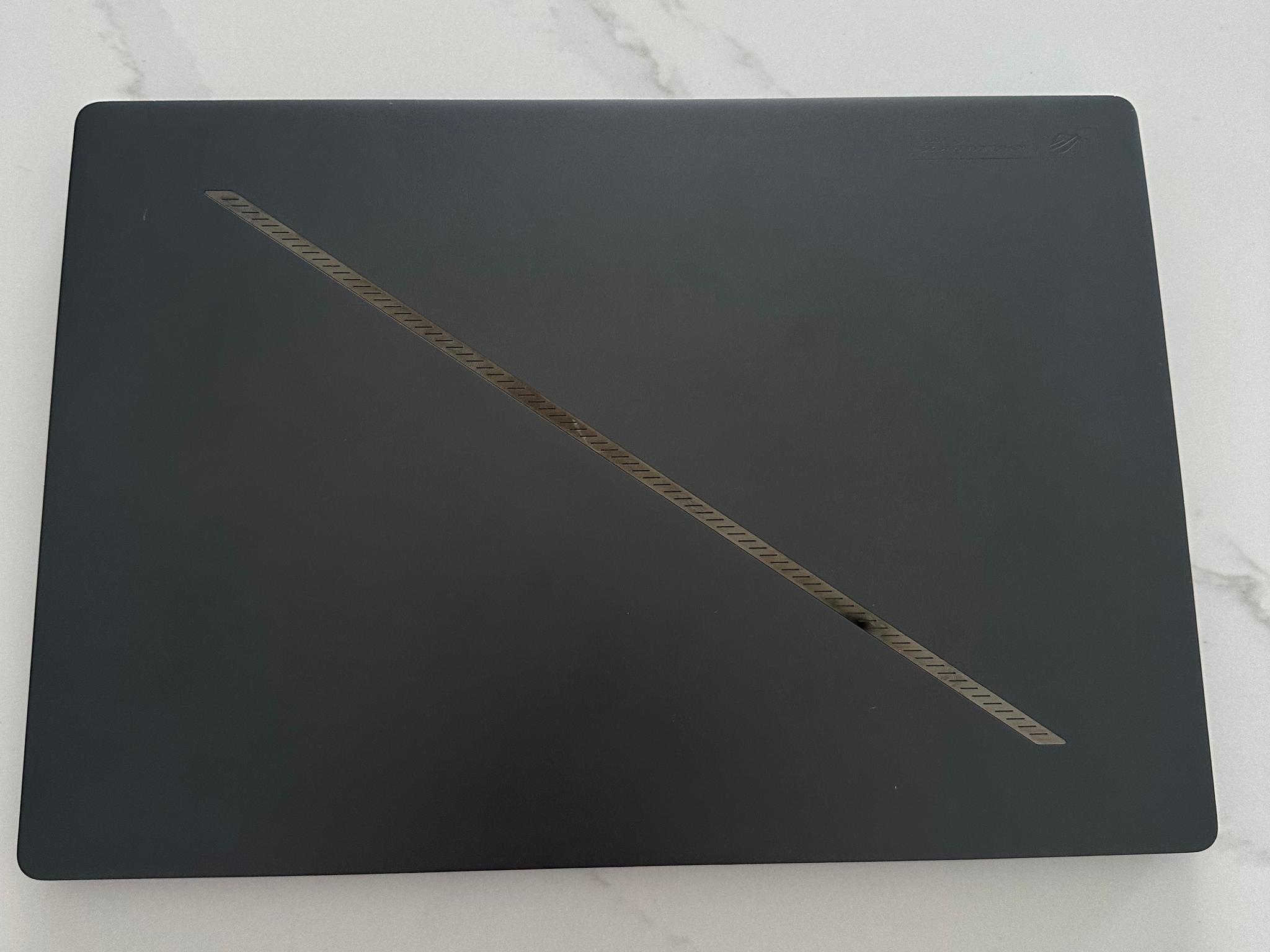 ASUS ROG Zephyrus G16 2024 - Core Ultra 9, RTX 4070, 16GB, 1TB, 240Hz QHD+