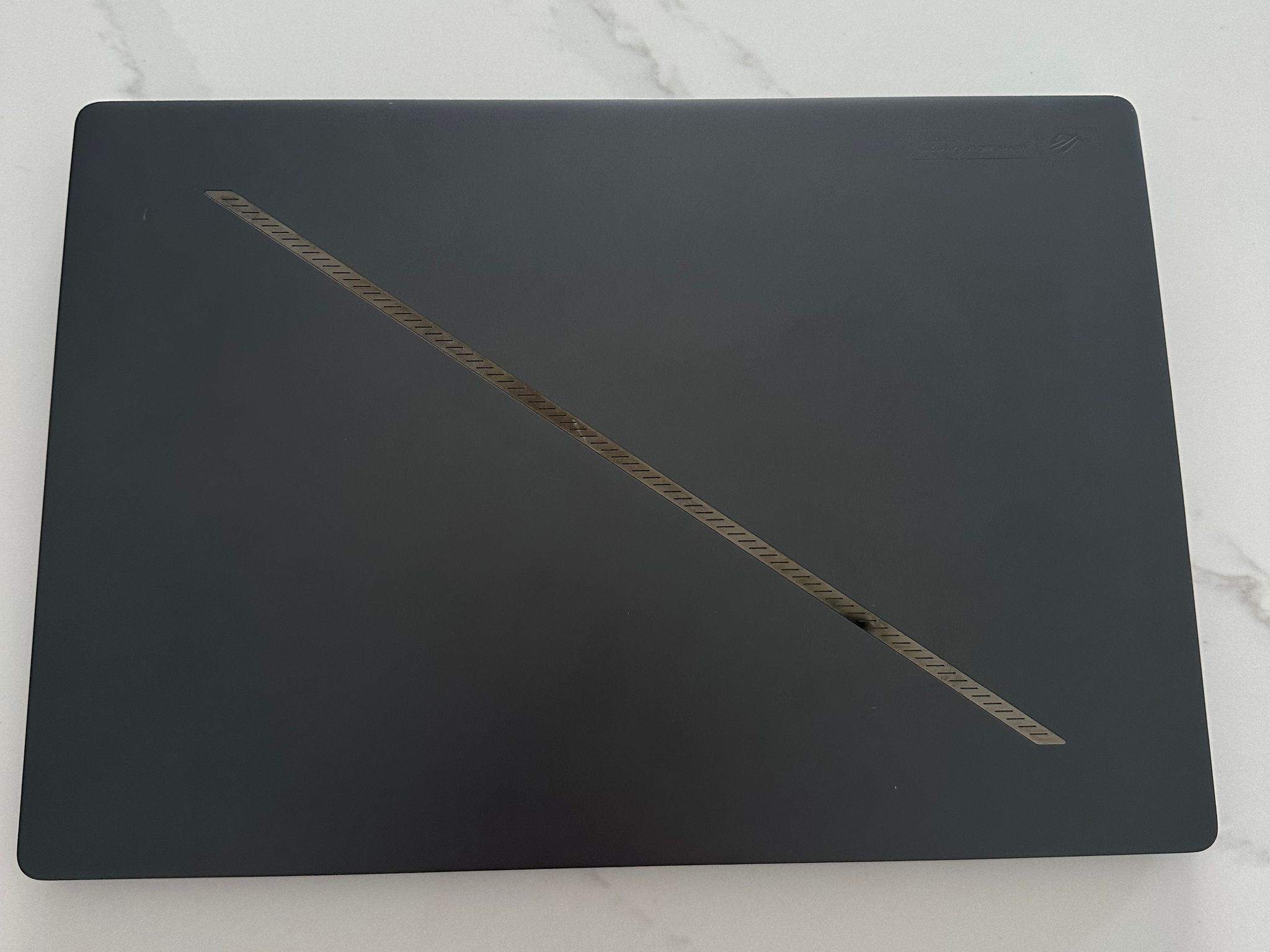 ASUS ROG Zephyrus G16 2024 - Core Ultra 9, RTX 4070, 16GB, 1TB, 240Hz QHD+
