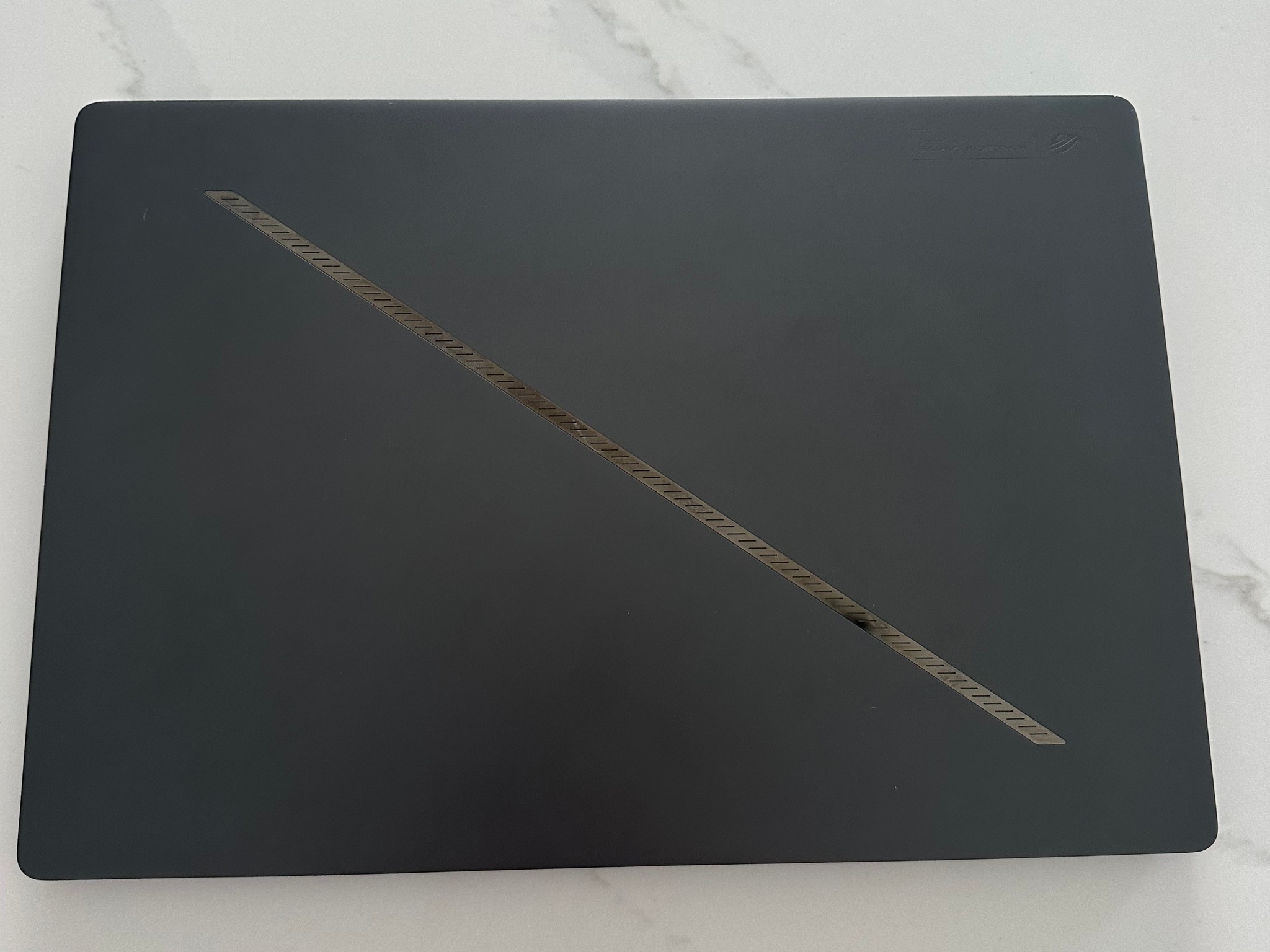ASUS ROG Zephyrus G16 2024 - Core Ultra 9, RTX 4070, 16GB, 1TB, 240Hz QHD+