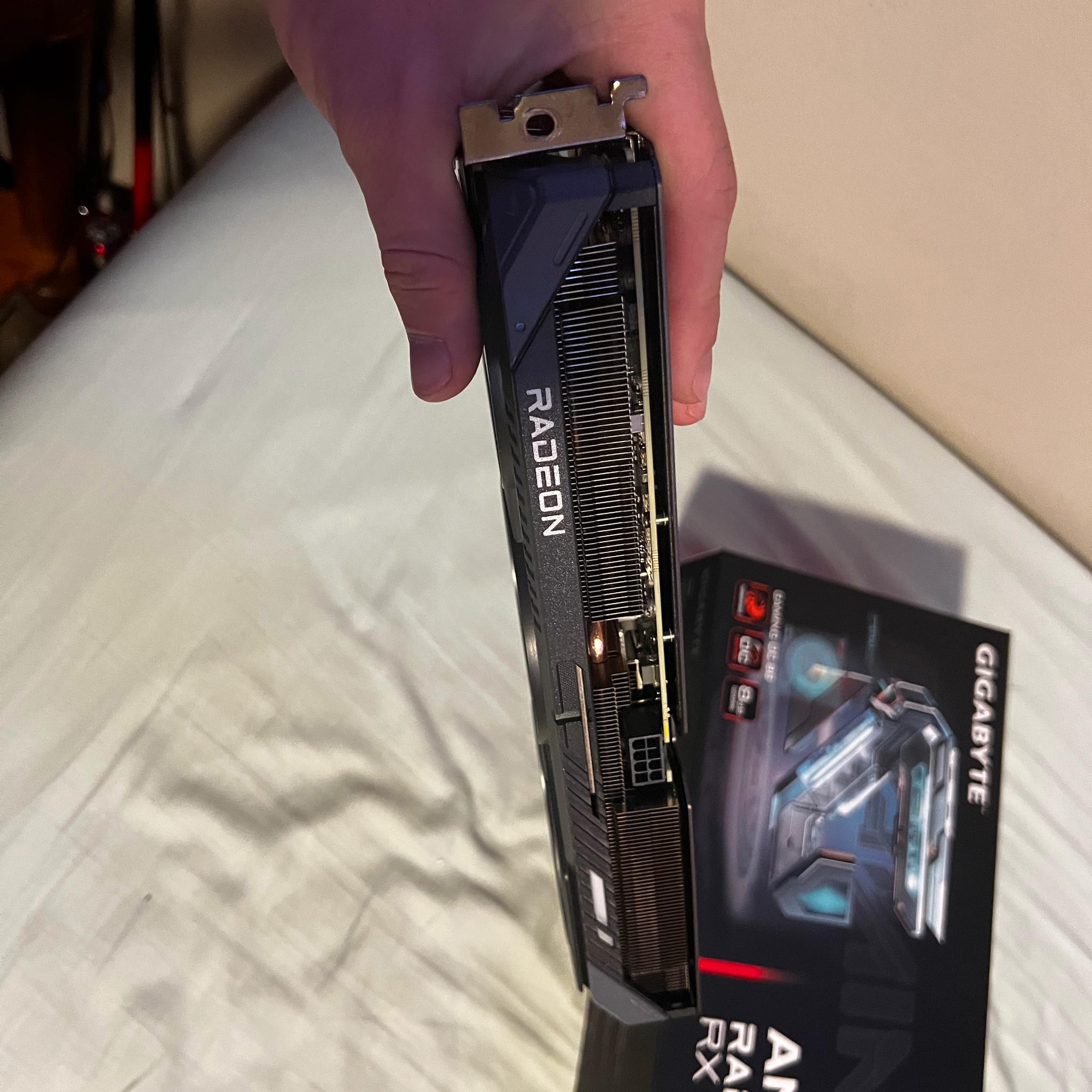 gigabyte 9060xt 8gb like new