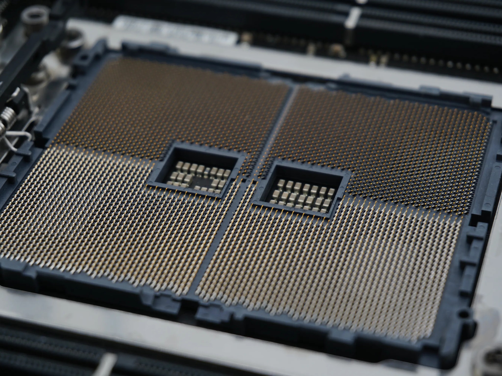 ASUS Pro WS WRX80E-SAGE SE WIFI E-ATX Motherboard