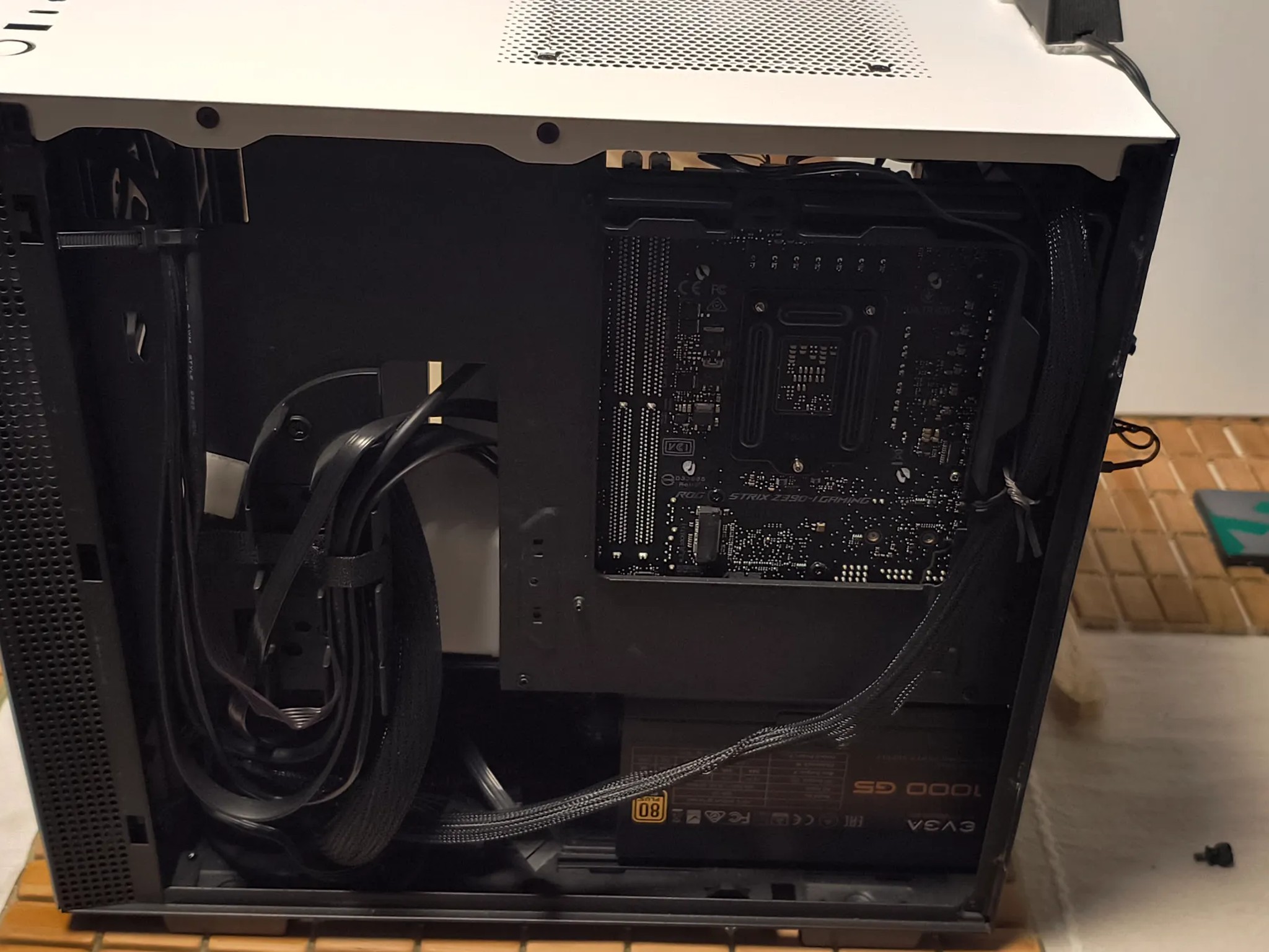 9600k , 16gb Ddr4 4400, 1000w PSU, no GPU.