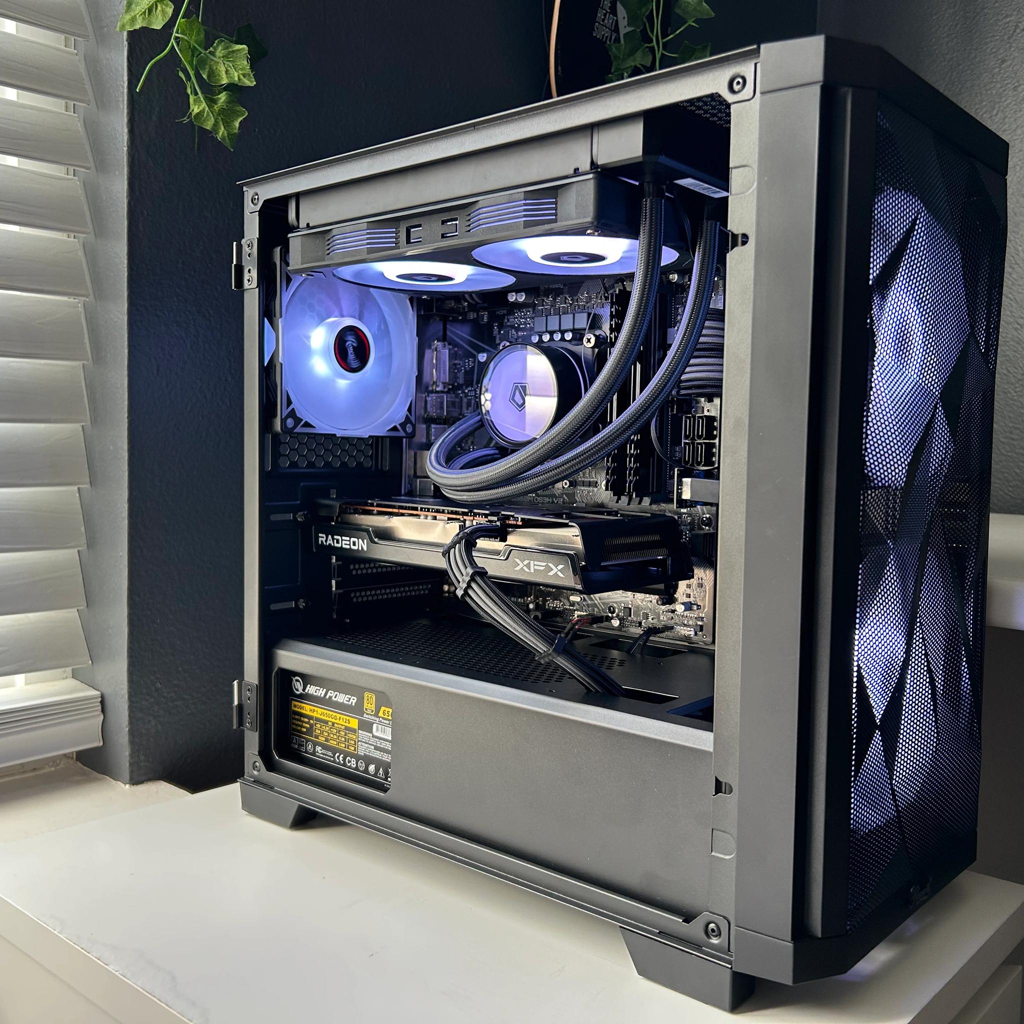Compact RGB Gaming PC | RX 6600 // i5 10400f