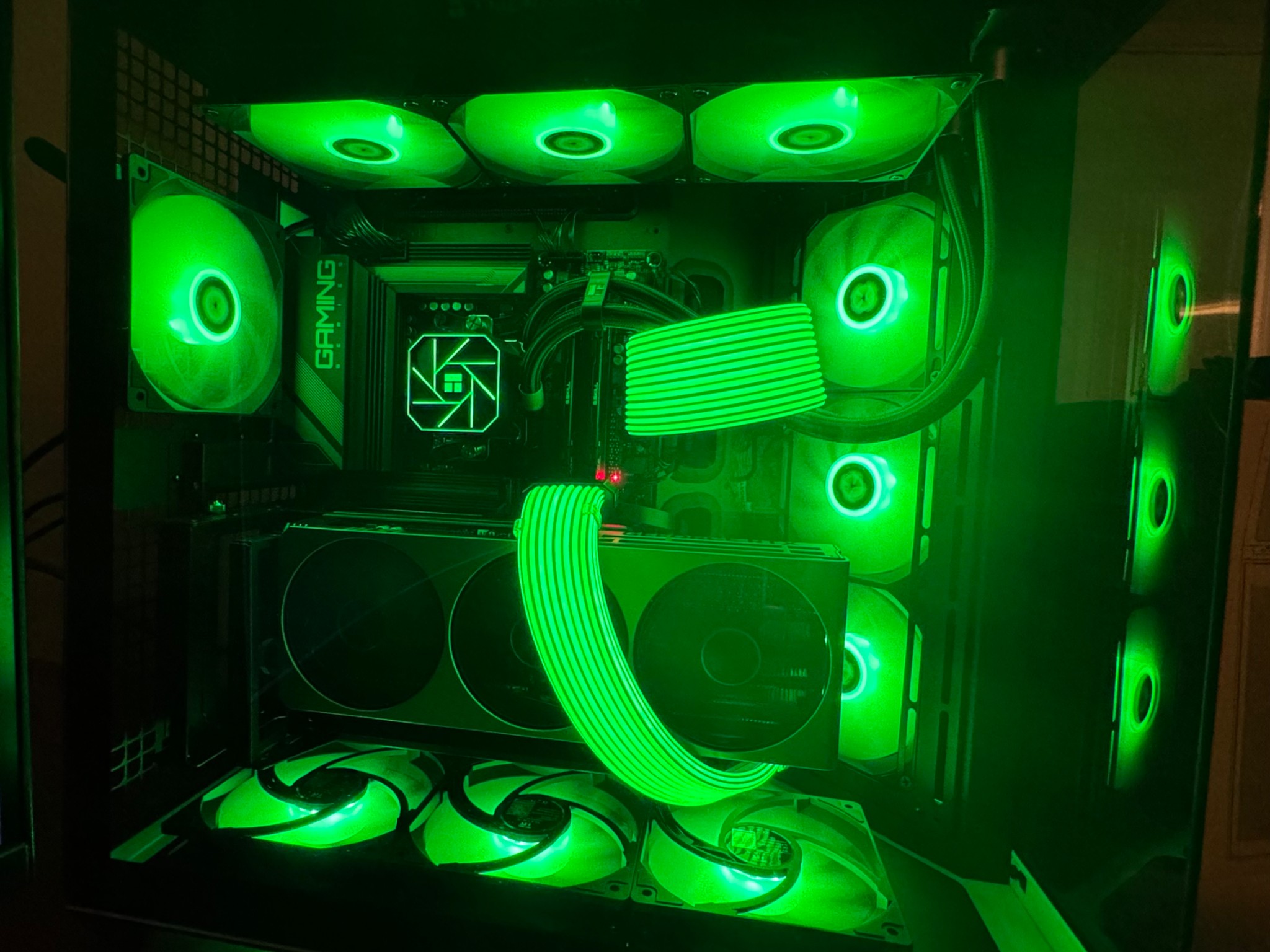 RTX 5080 - Ryzen 7 9700x - 32GB 6000mt/s DDR5 - 3TB of nvme SSD - Stream/gaming/creator ready