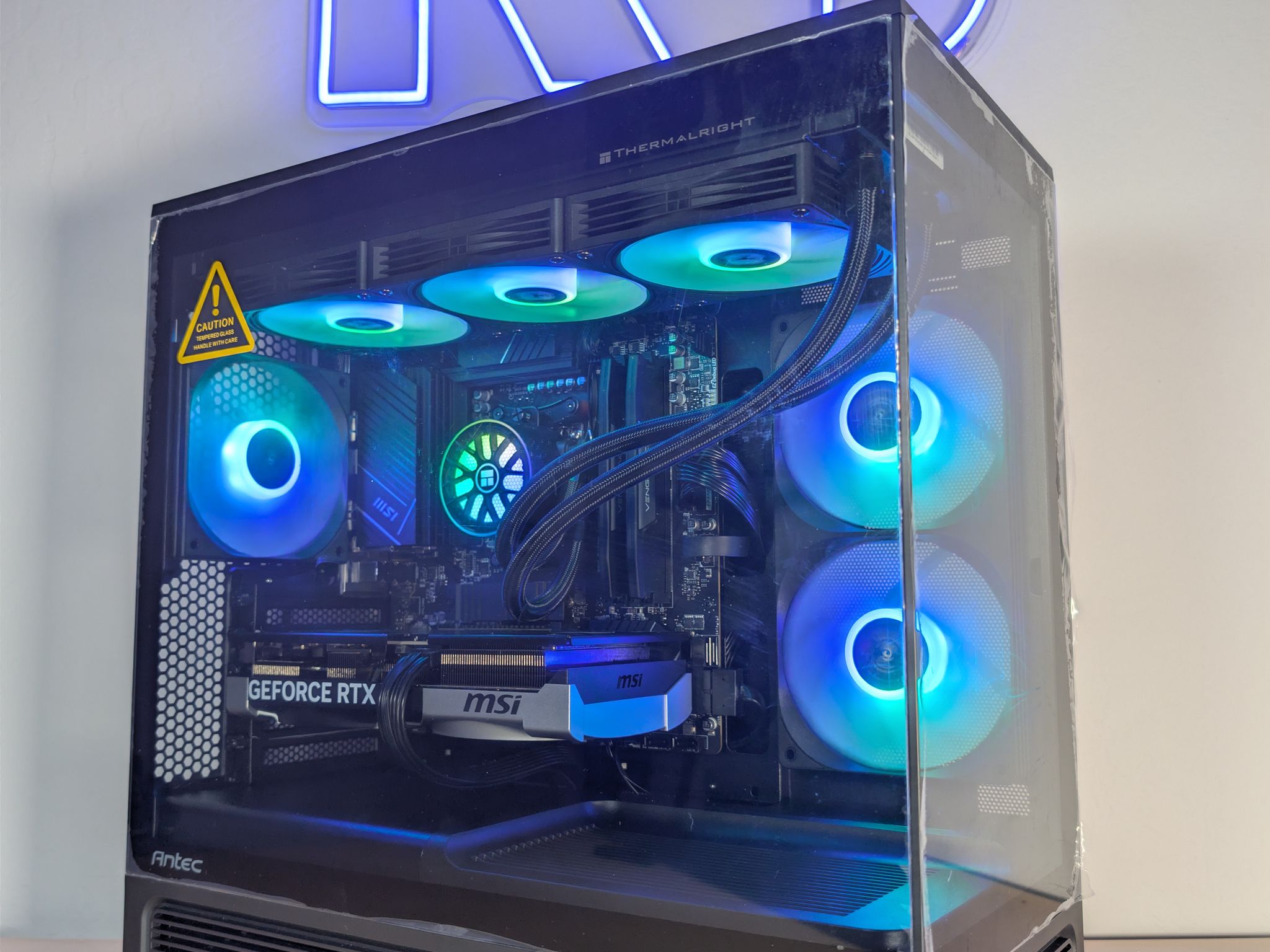 RTX 5070 // Ryzen 7 9700x // 32GB DDR5 // 1TB Gen4 NVMe // WiFi