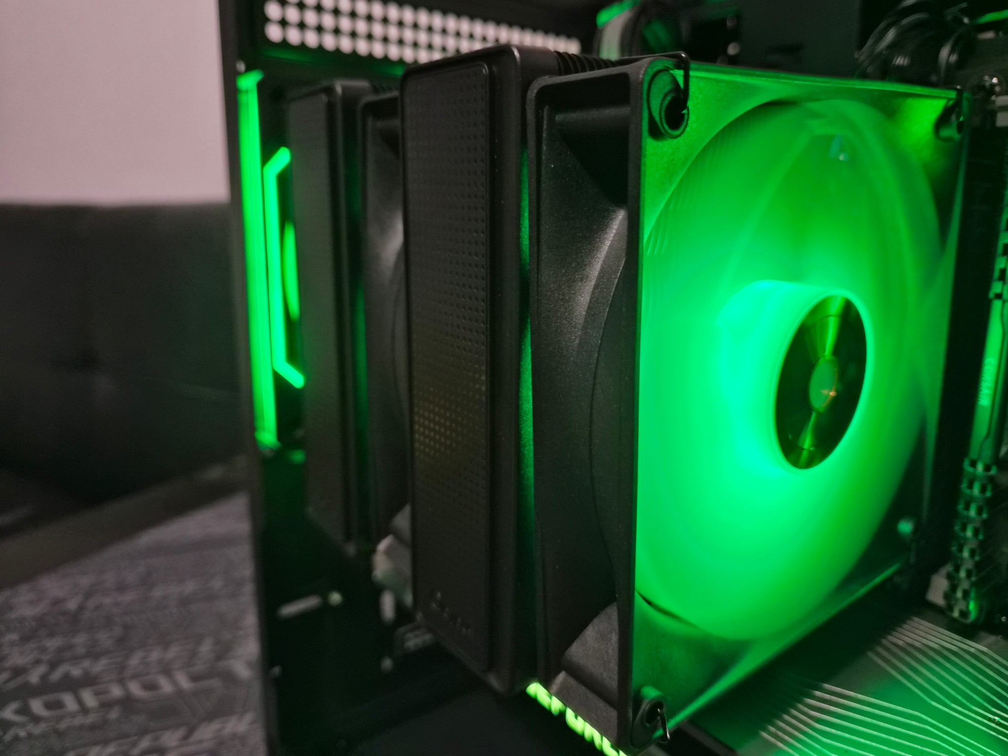Gaming PC: RTX 2080 FE | Ryzen 5 | 16GB RAM | WiFi | ARGB