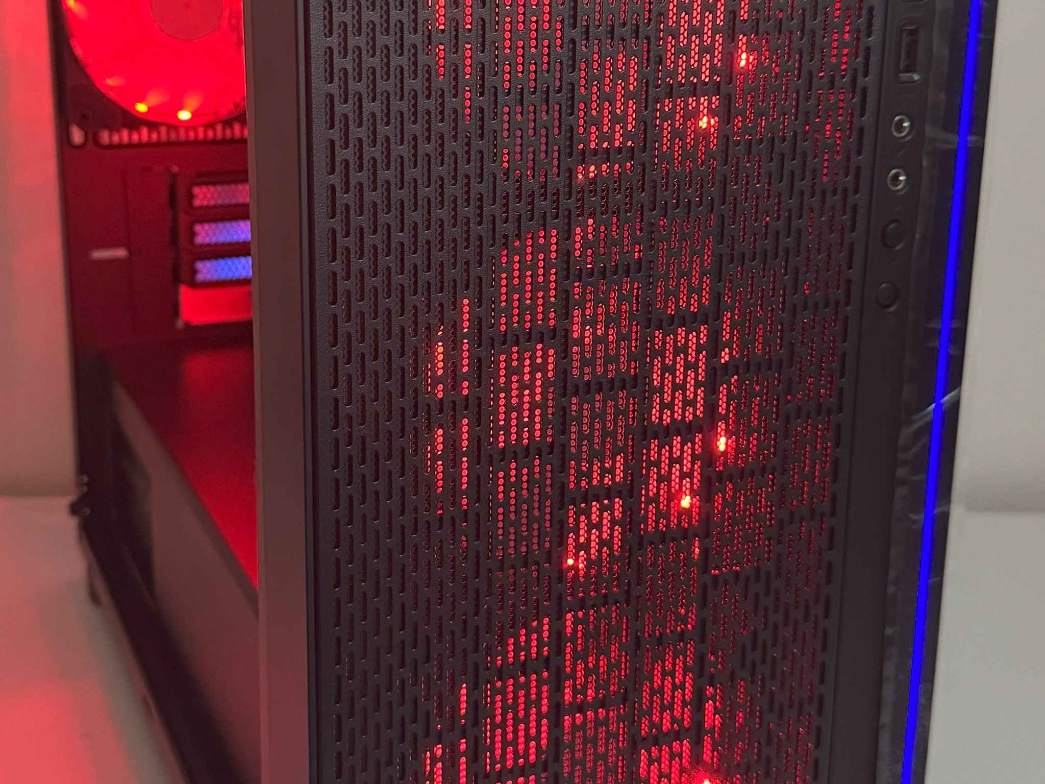 AMD Ryzen 5 5600GT Gaming PC Radeon Vega 7 Graphics GIGABYTE B550M K B550 Thermaltake Versa H18 Case