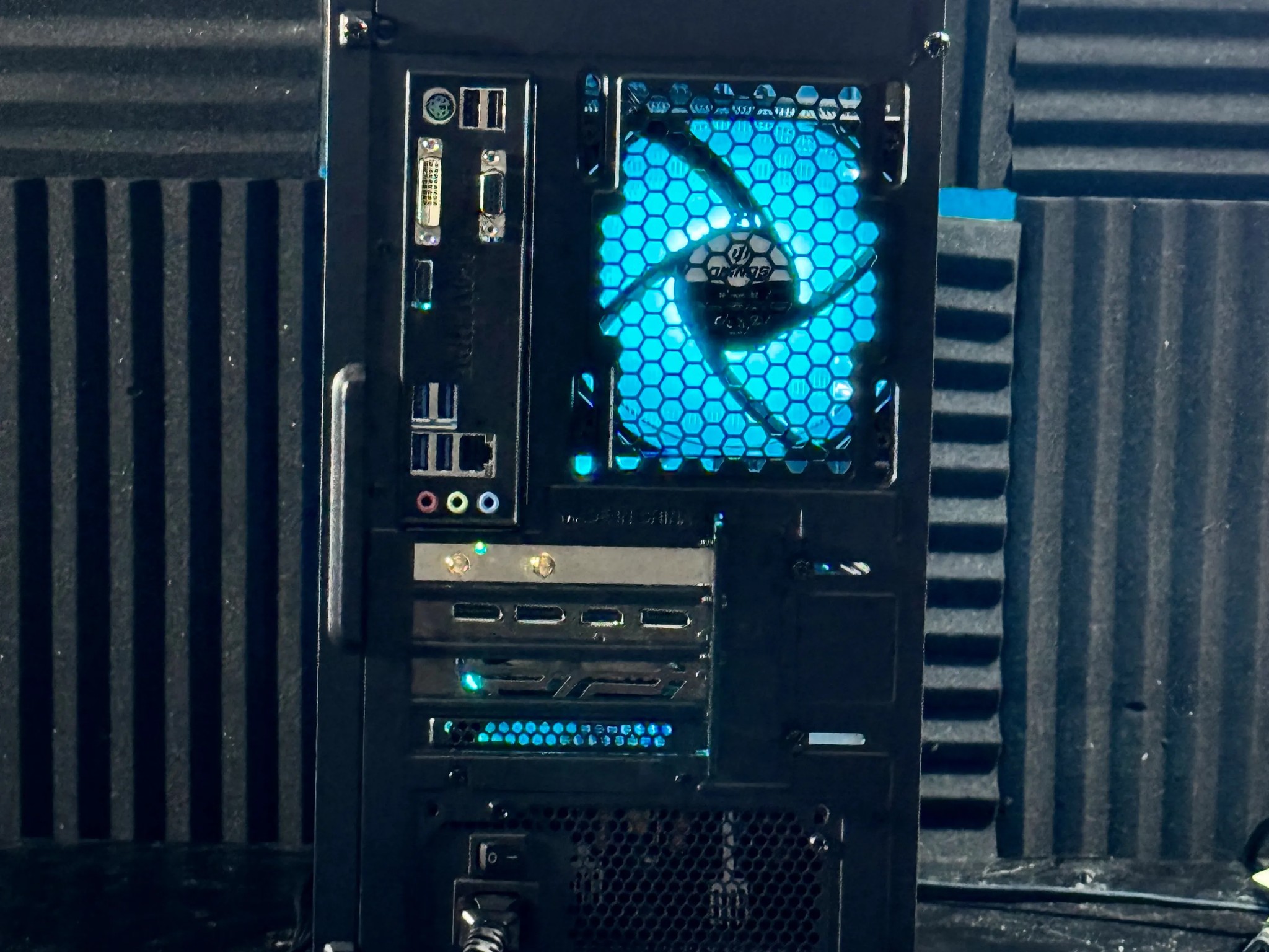 🔥 Gaming PC RTX 2060 | i5 9600K | 16GB DDR4 | 1TB SSD | WIN 11 PRO | Built-in Wi-Fi