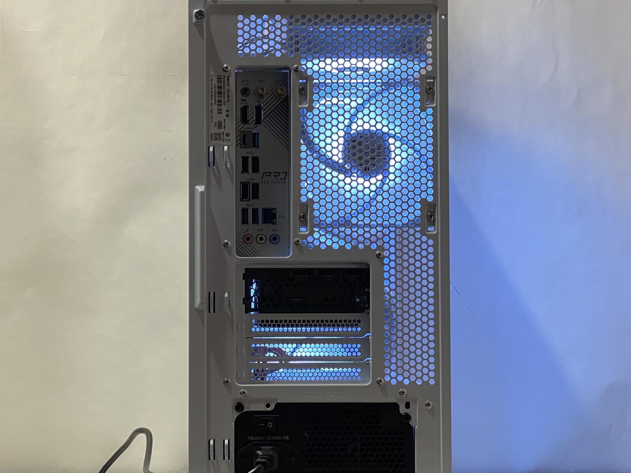 RTX 3080, Ryzen 7 7700, 32GB DDR5, 1TB NVMe SSD, WiFi - Custom Gaming PC