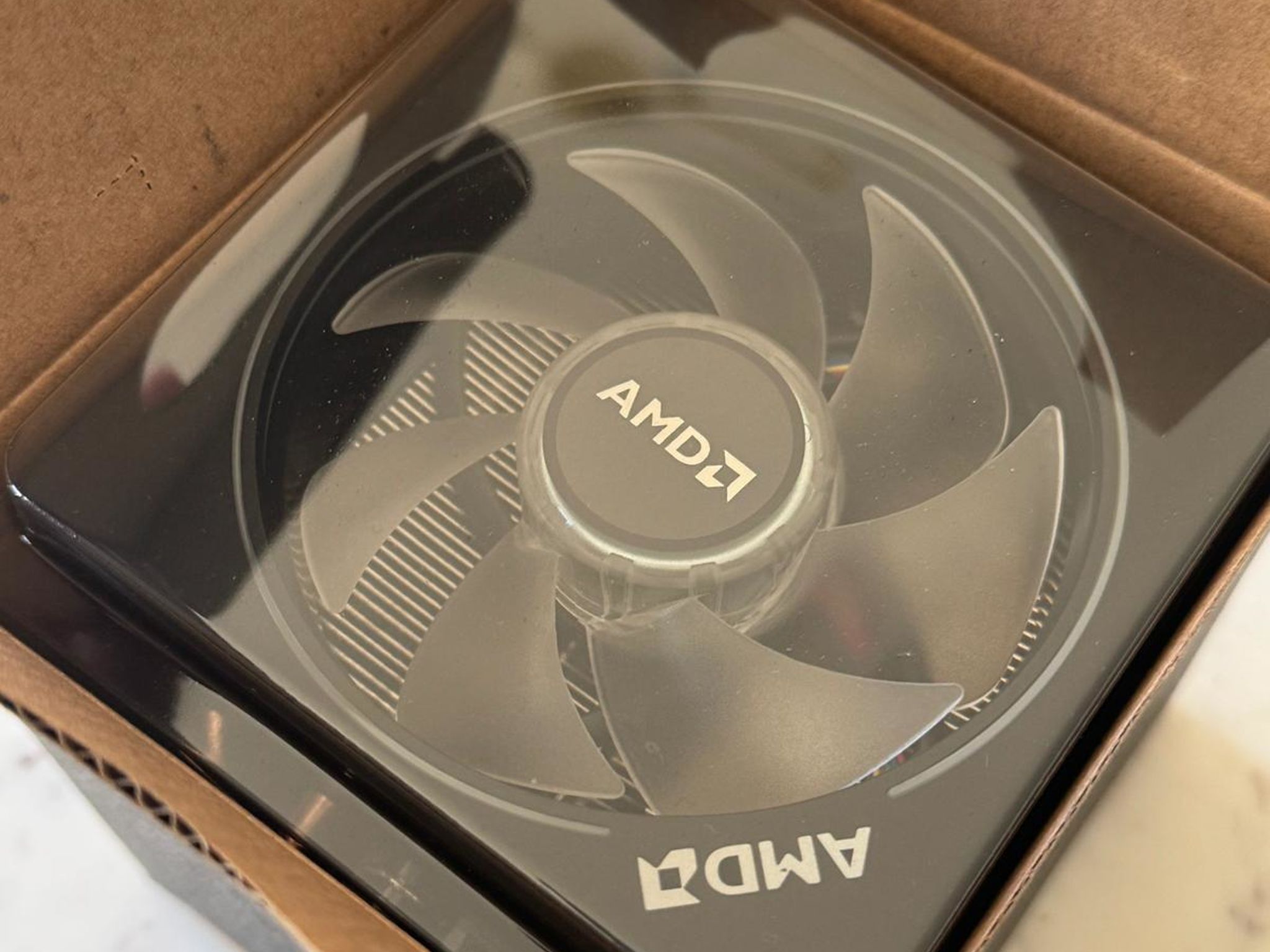 New AMD RYZEN 7 3700x and Wraith Prism RGB Cooler