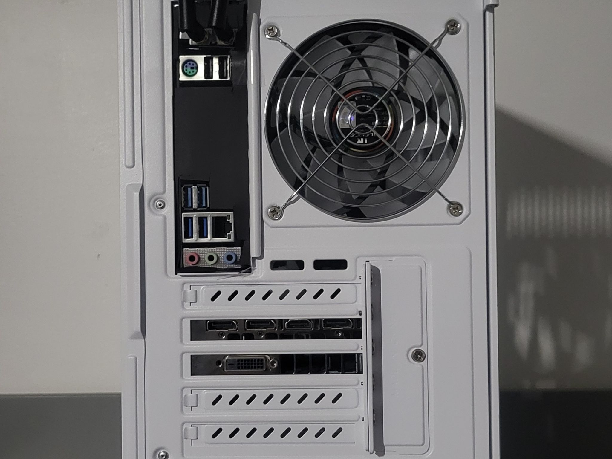 Black & White Gaming PC! Ryzen 5 | GTX 1060 6GB | 16GB | 512GB | Wi-Fi + BT