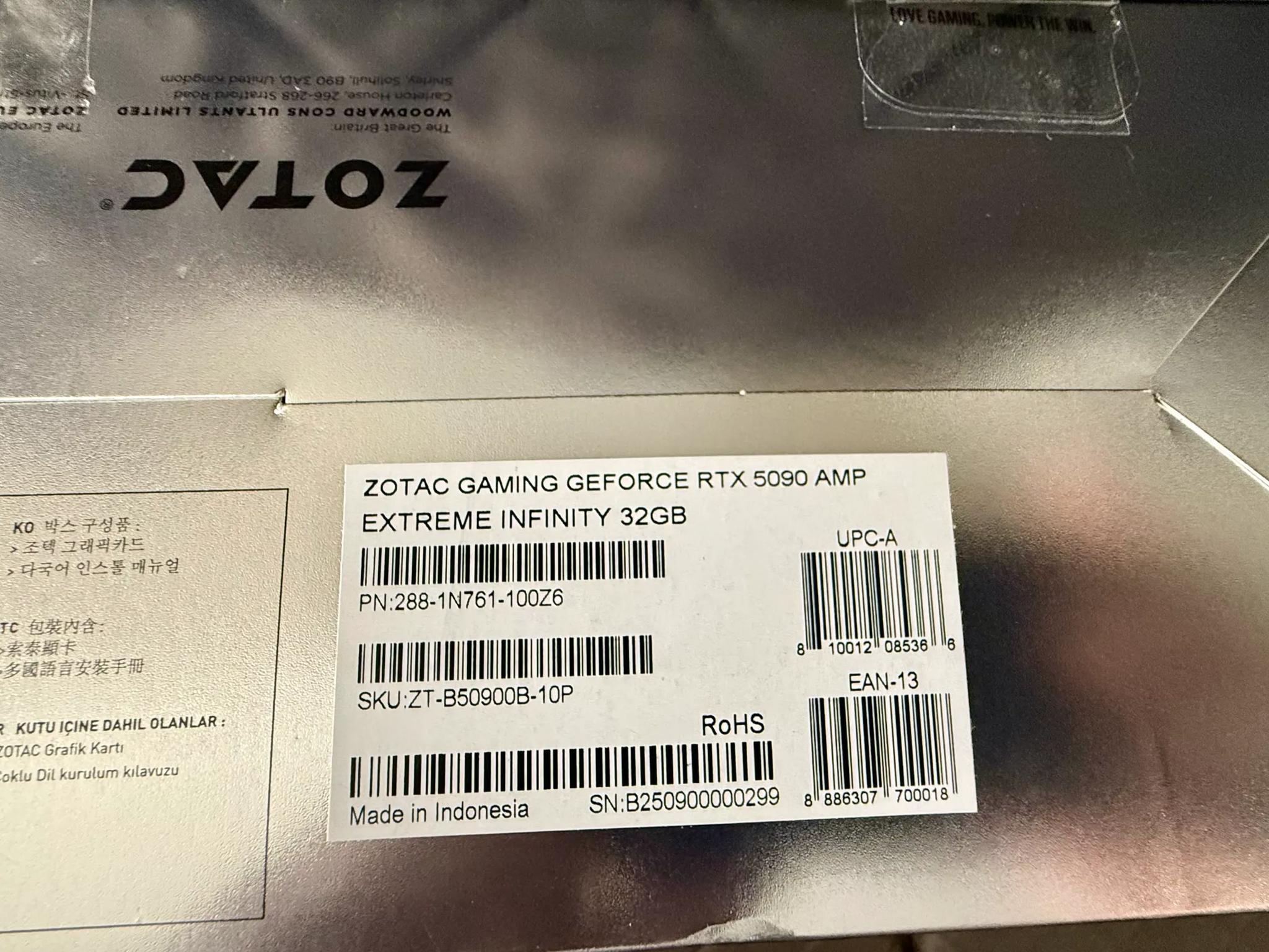 ZOTAC Gaming GeForce RTX 5090 AMP Extreme Infinity - DLSS 4 - 32GB - GDDR7