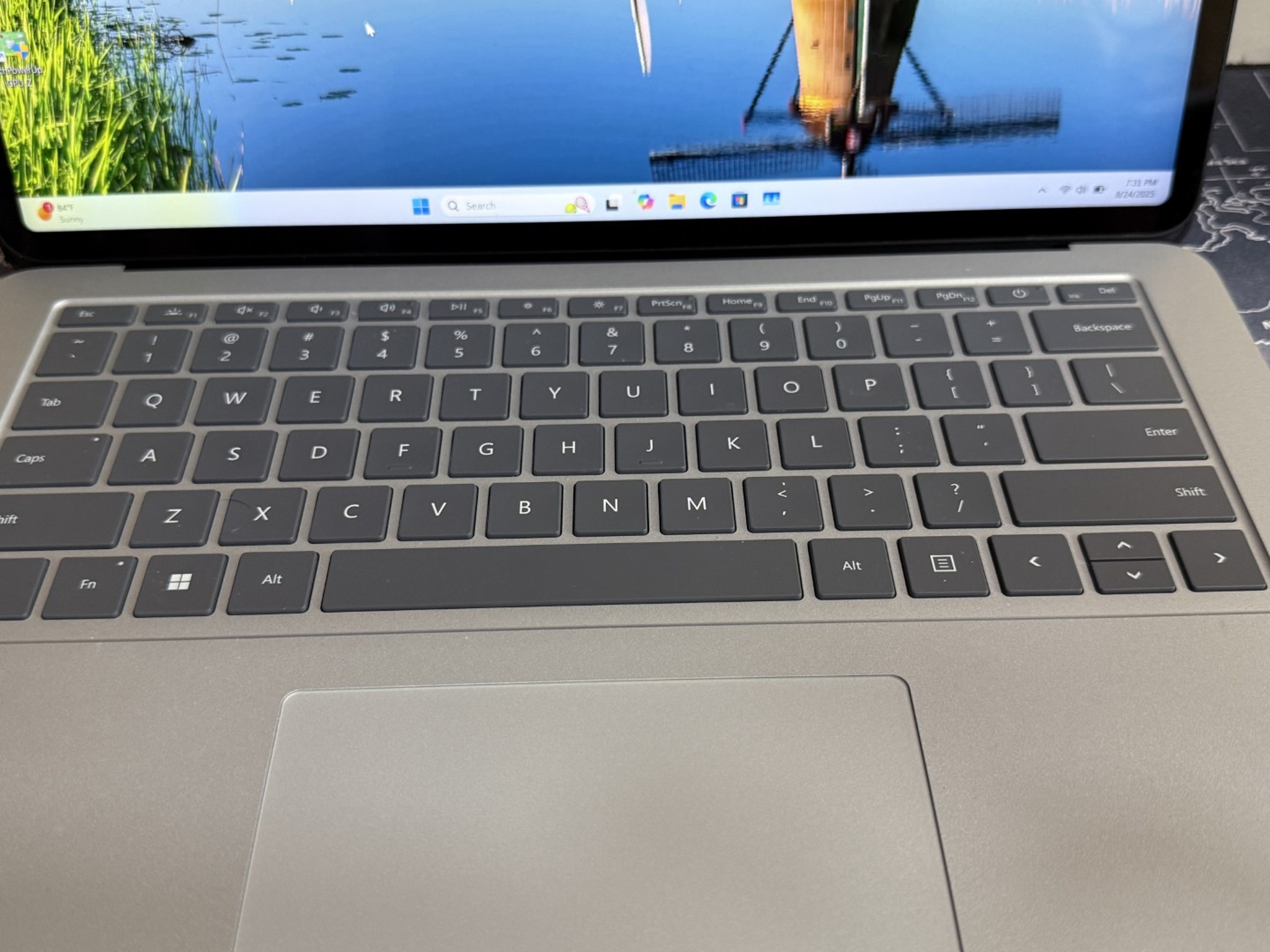Microsoft Surface Laptop Studio - 32GB, 1TB, RTX 3050TI 4GB - 127 watt charger, MS Stylus included!